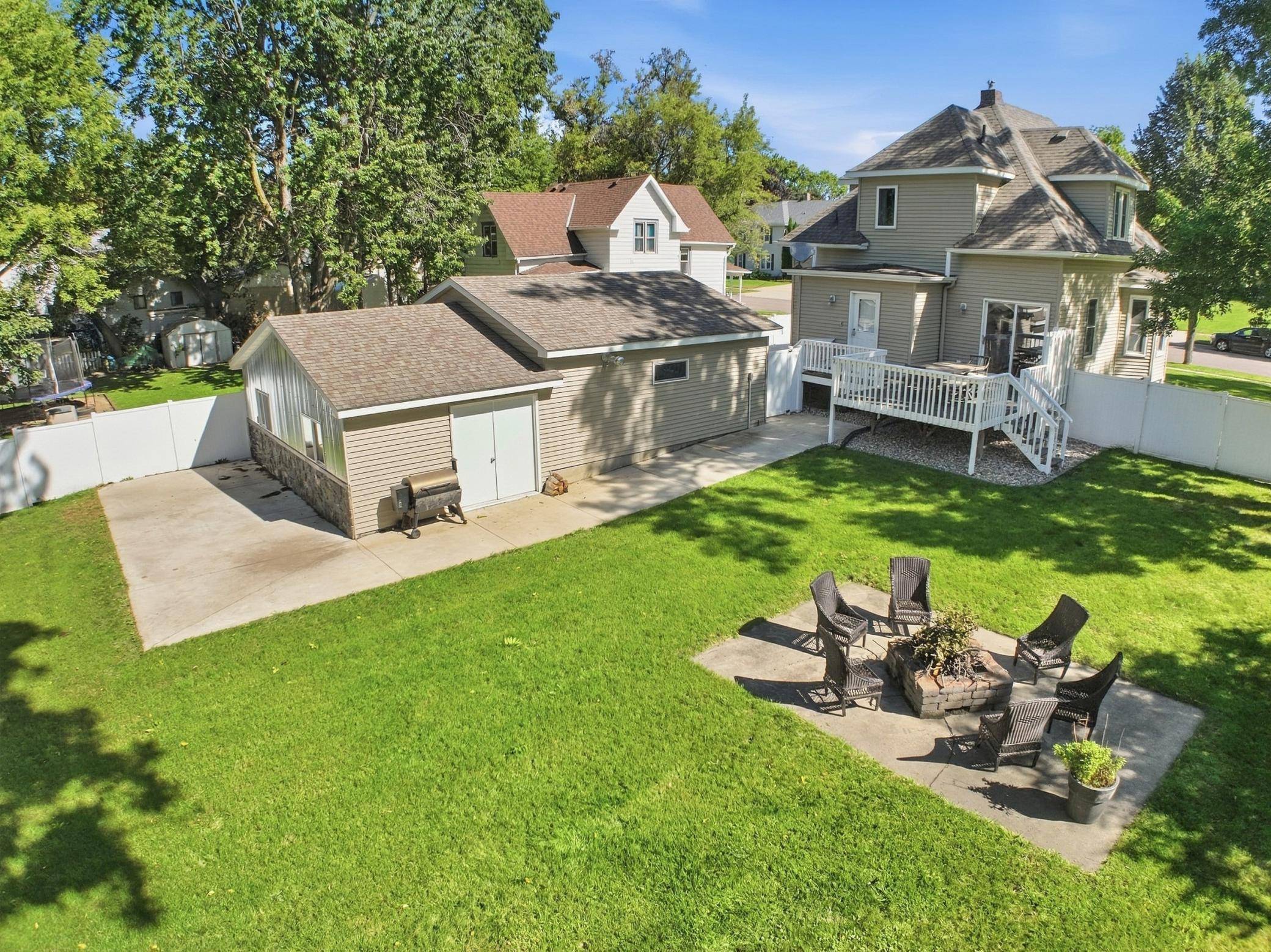 718 6th ST SW, Willmar, MN 56201