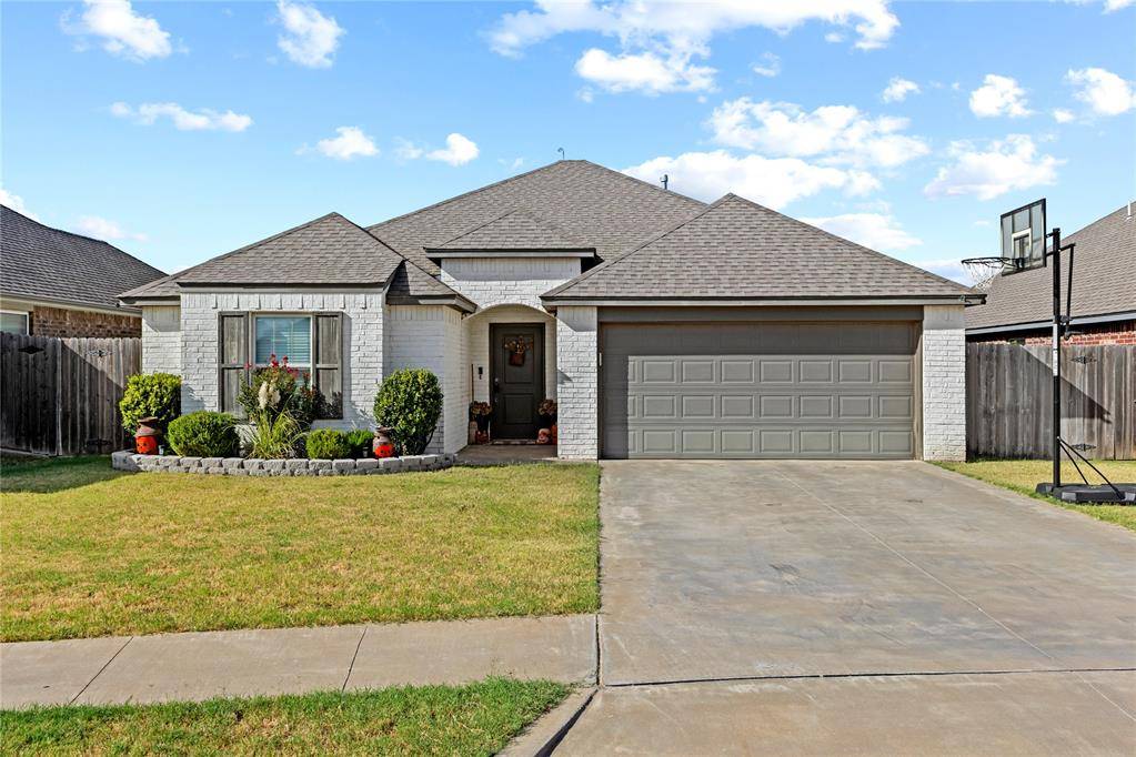 2613 Hayride DR, Weatherford, OK 73096