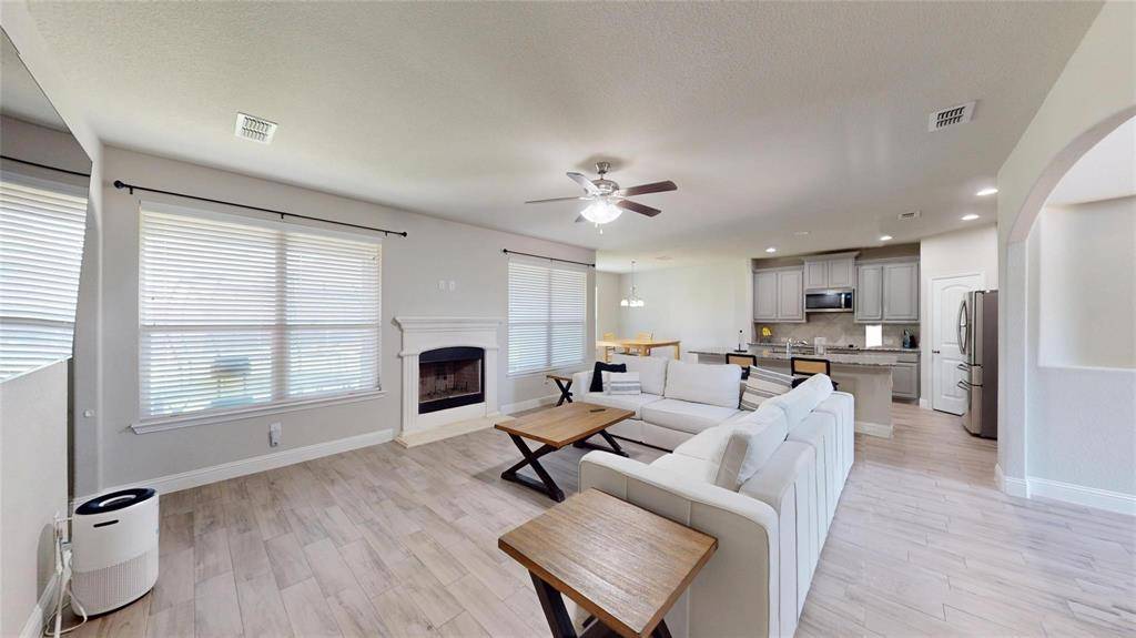5205 Shelter Point Court, Mansfield, TX 76063