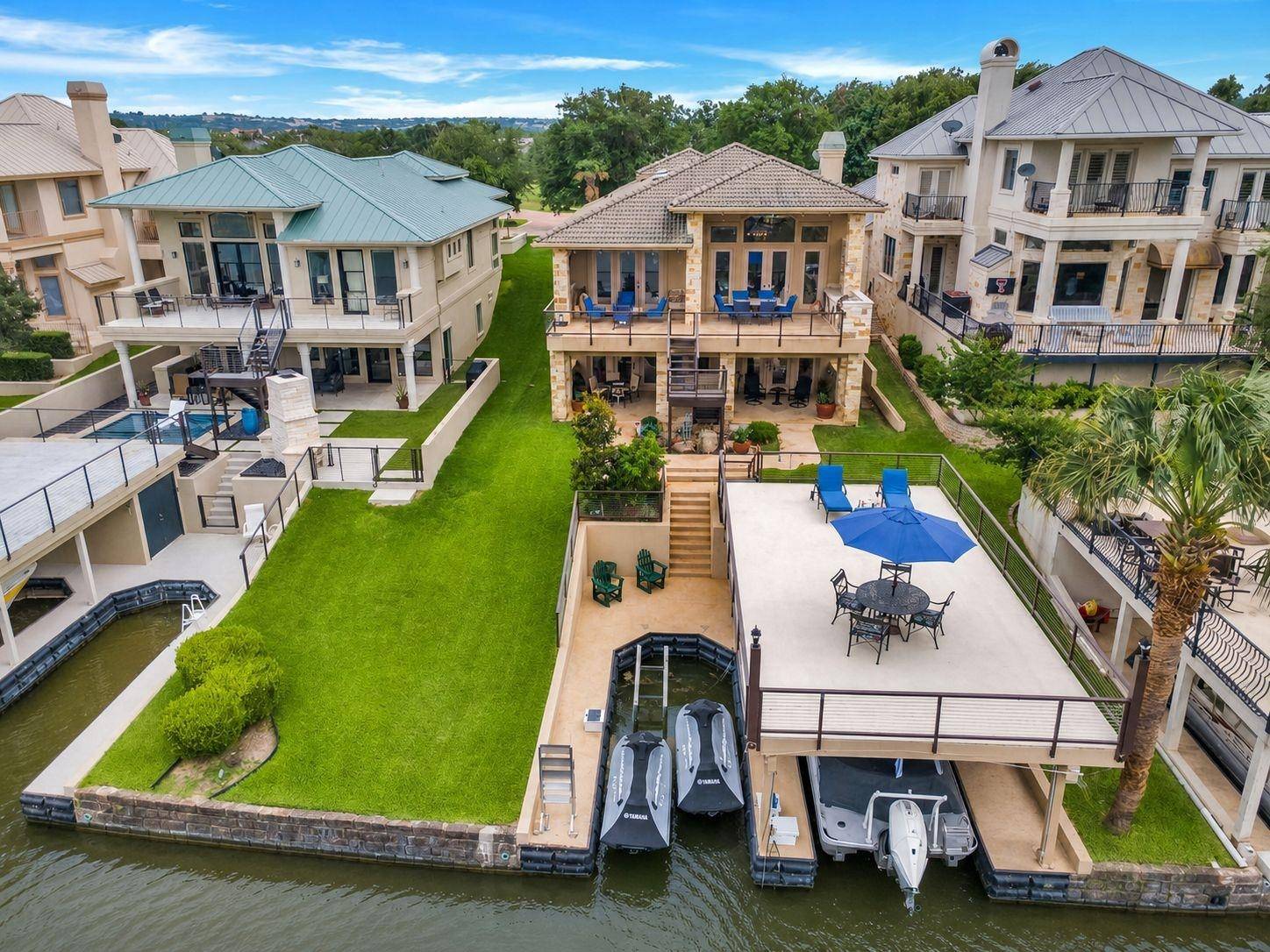 223 Dominion DR, Horseshoe Bay, TX 78657