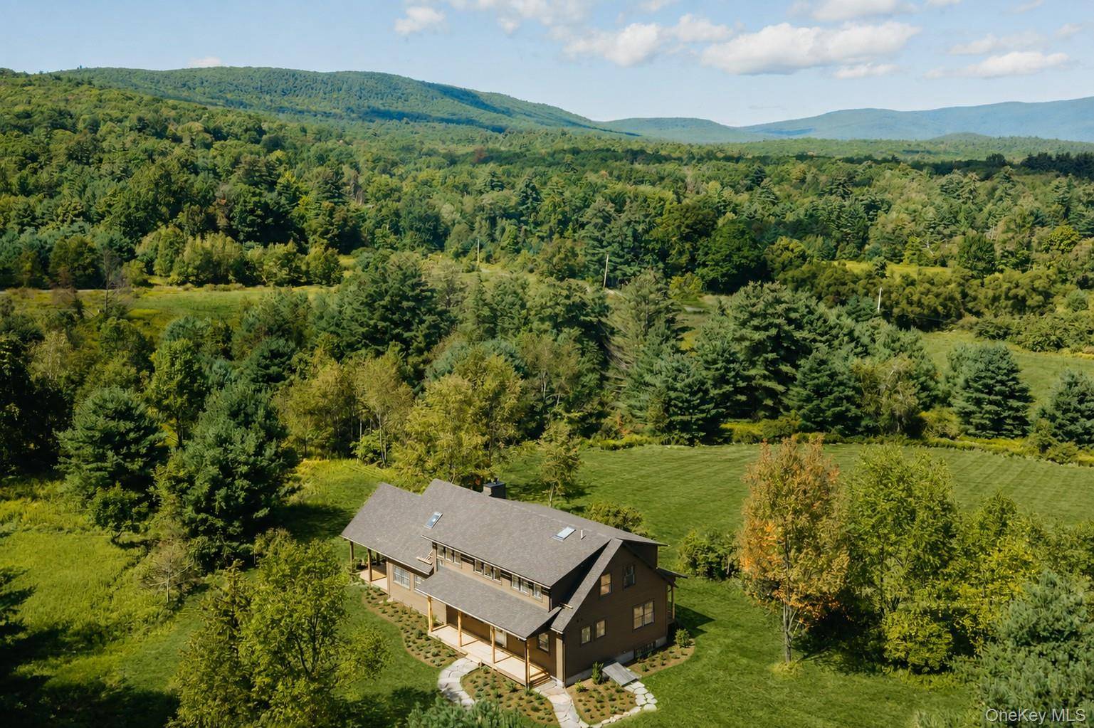 67 Baker RD, Kerhonkson, NY 12446
