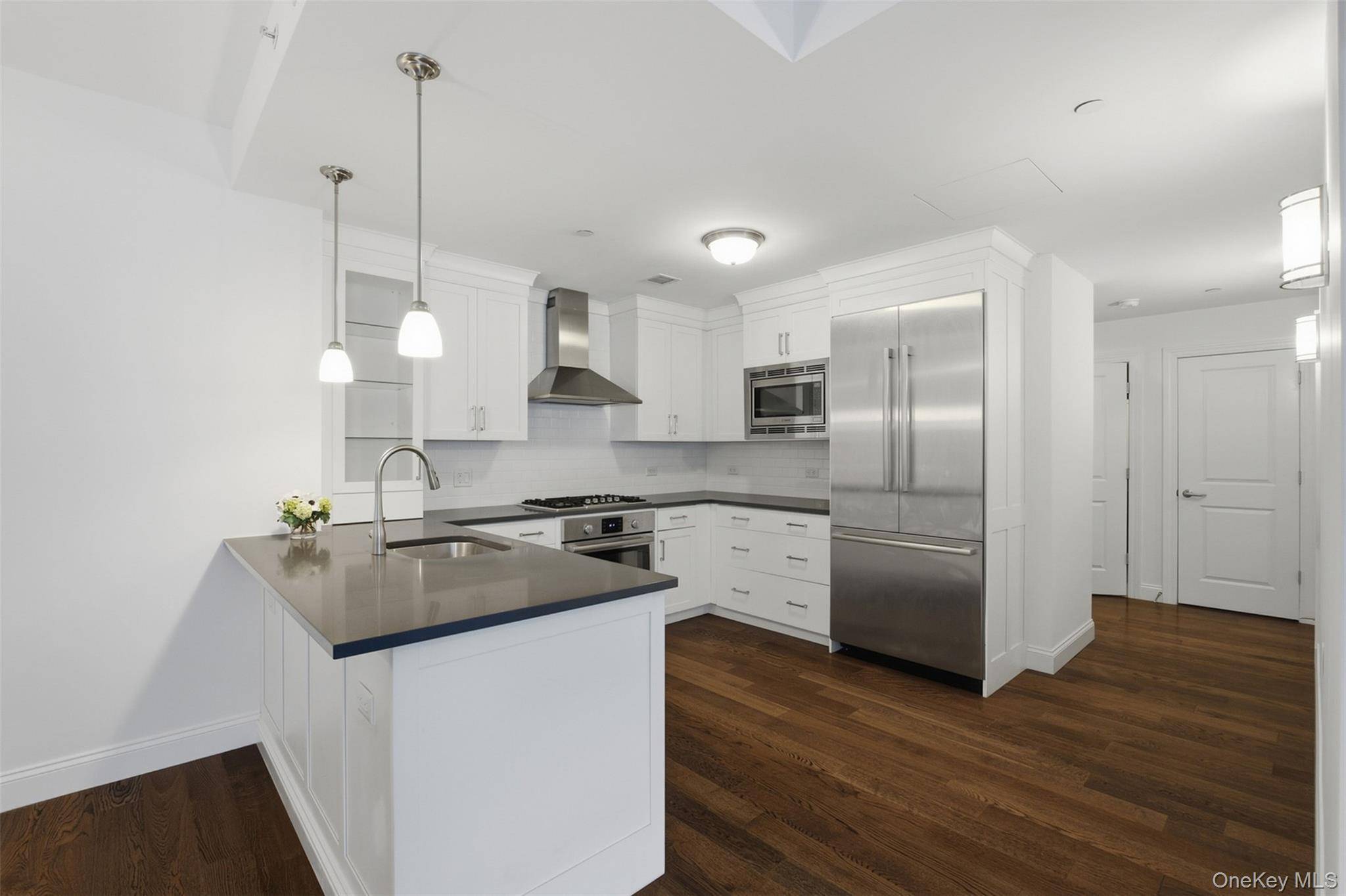 10 Byron PL #PH716, Larchmont, NY 10538