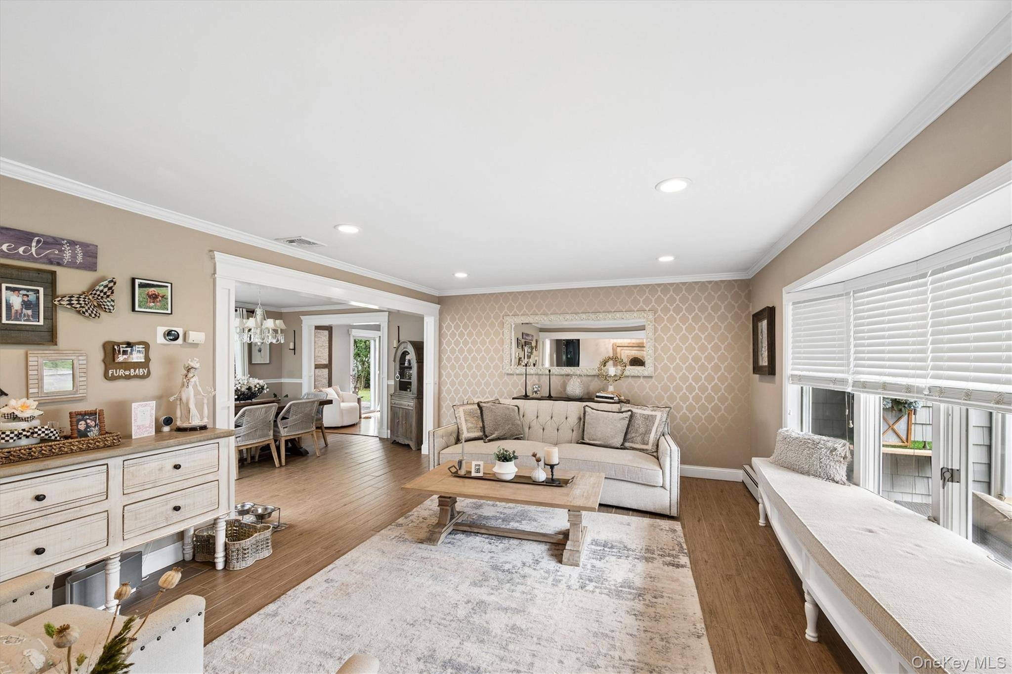 301 Vernon ST, Dix Hills, NY 11746