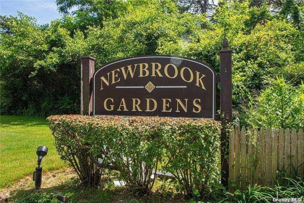 157 Newbrook LN #157, Bay Shore, NY 11706