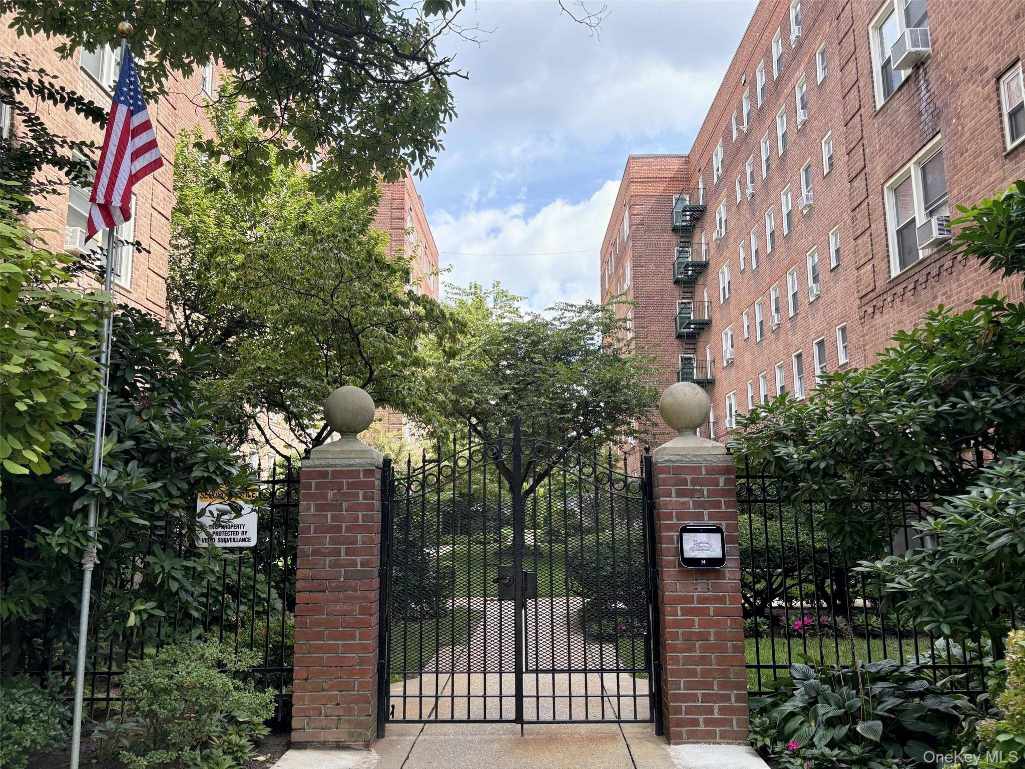 30 Catheral AVE #4A, Hempstead, NY 11550