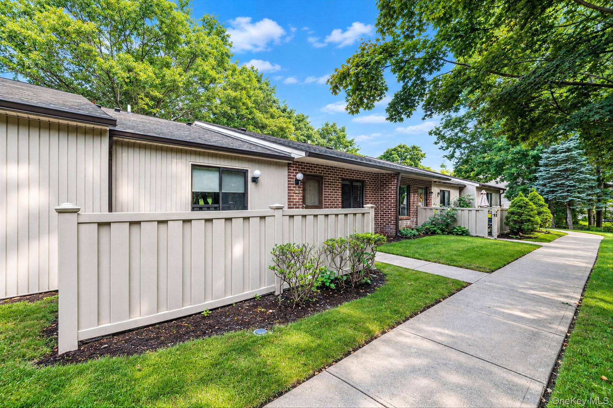 710 Hilltop CT, Coram, NY 11727