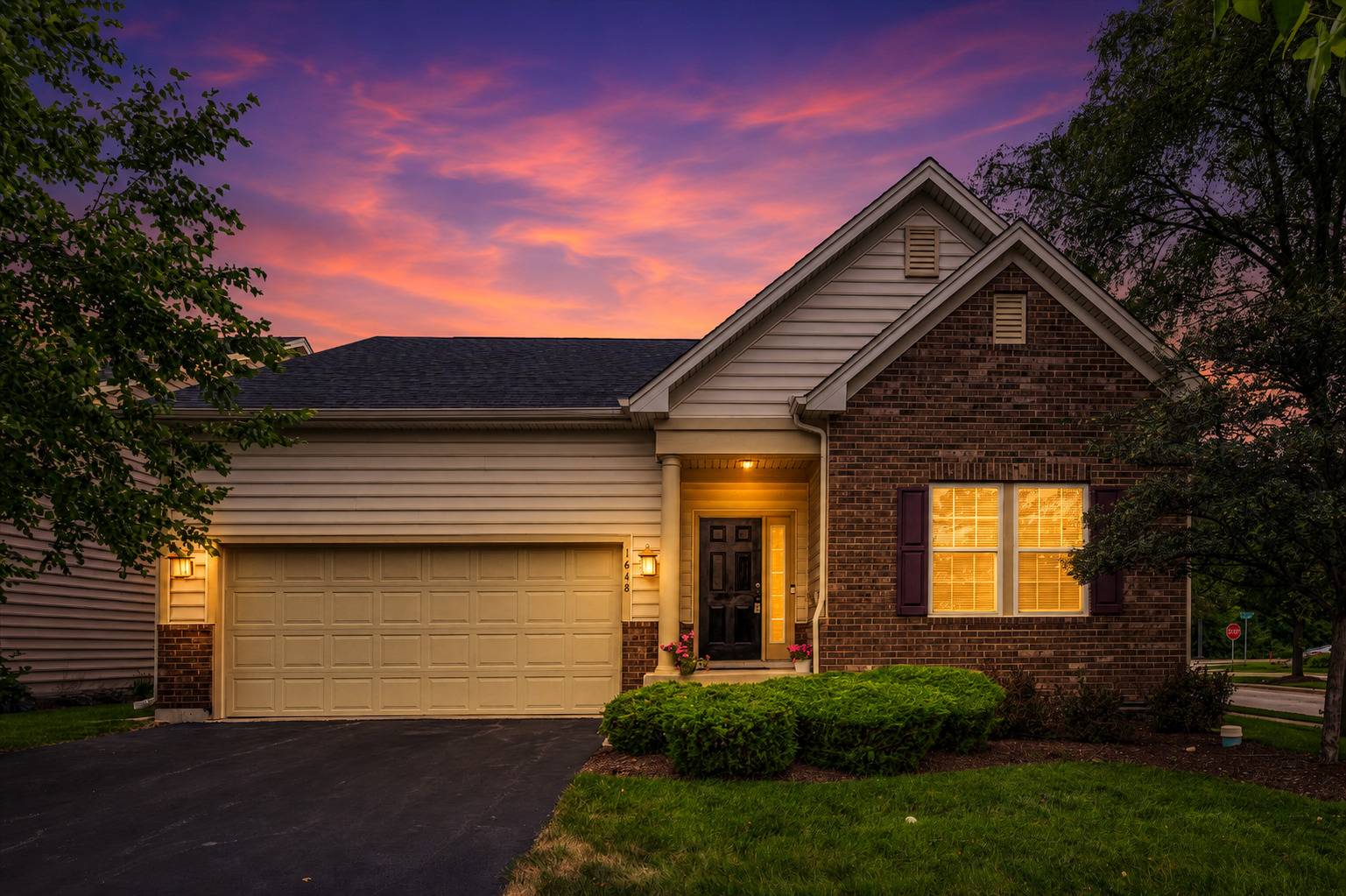 1648 COLCHESTER LN, Aurora, IL 60505