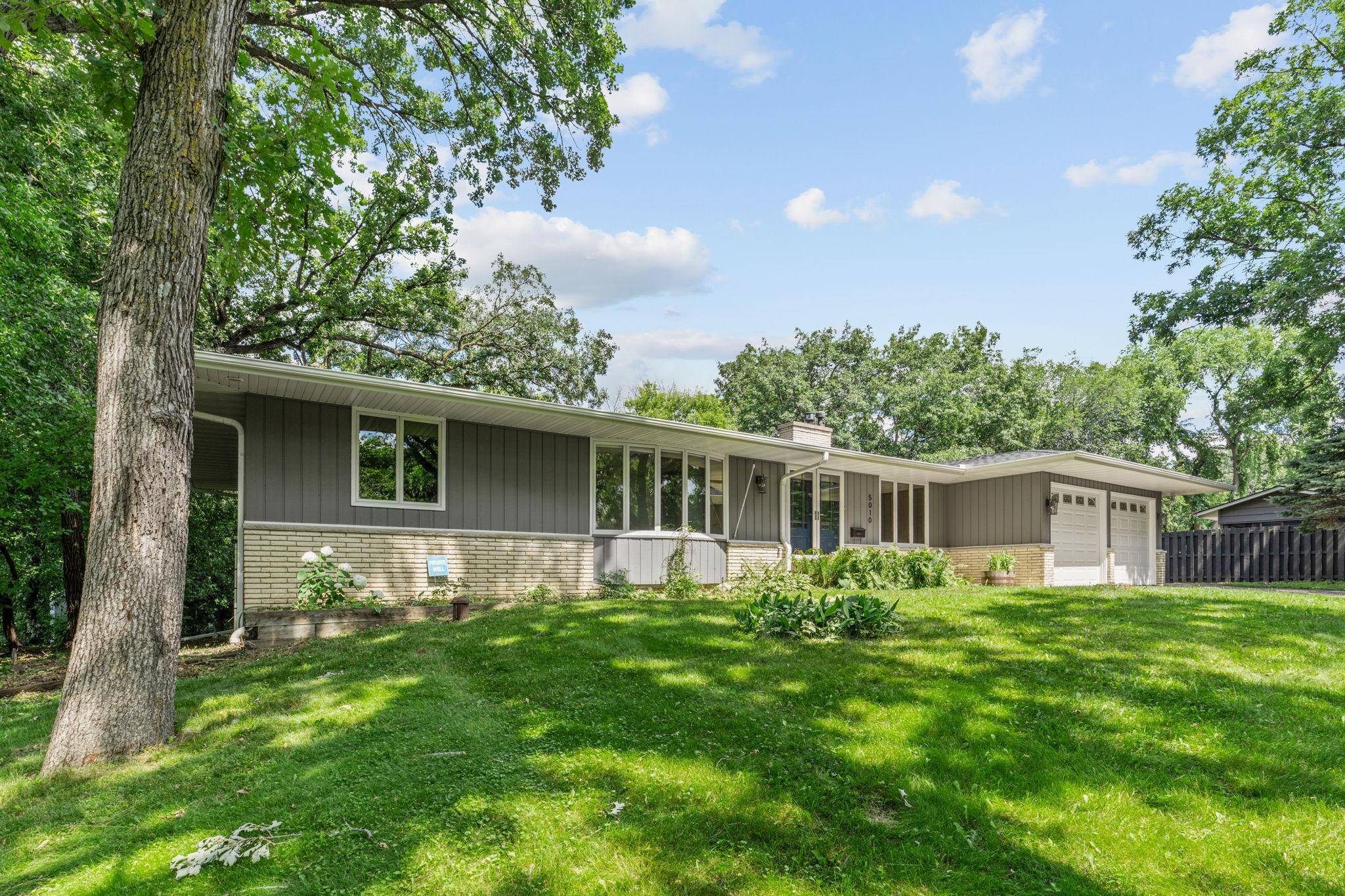 5010 Diane DR, Minnetonka, MN 55343