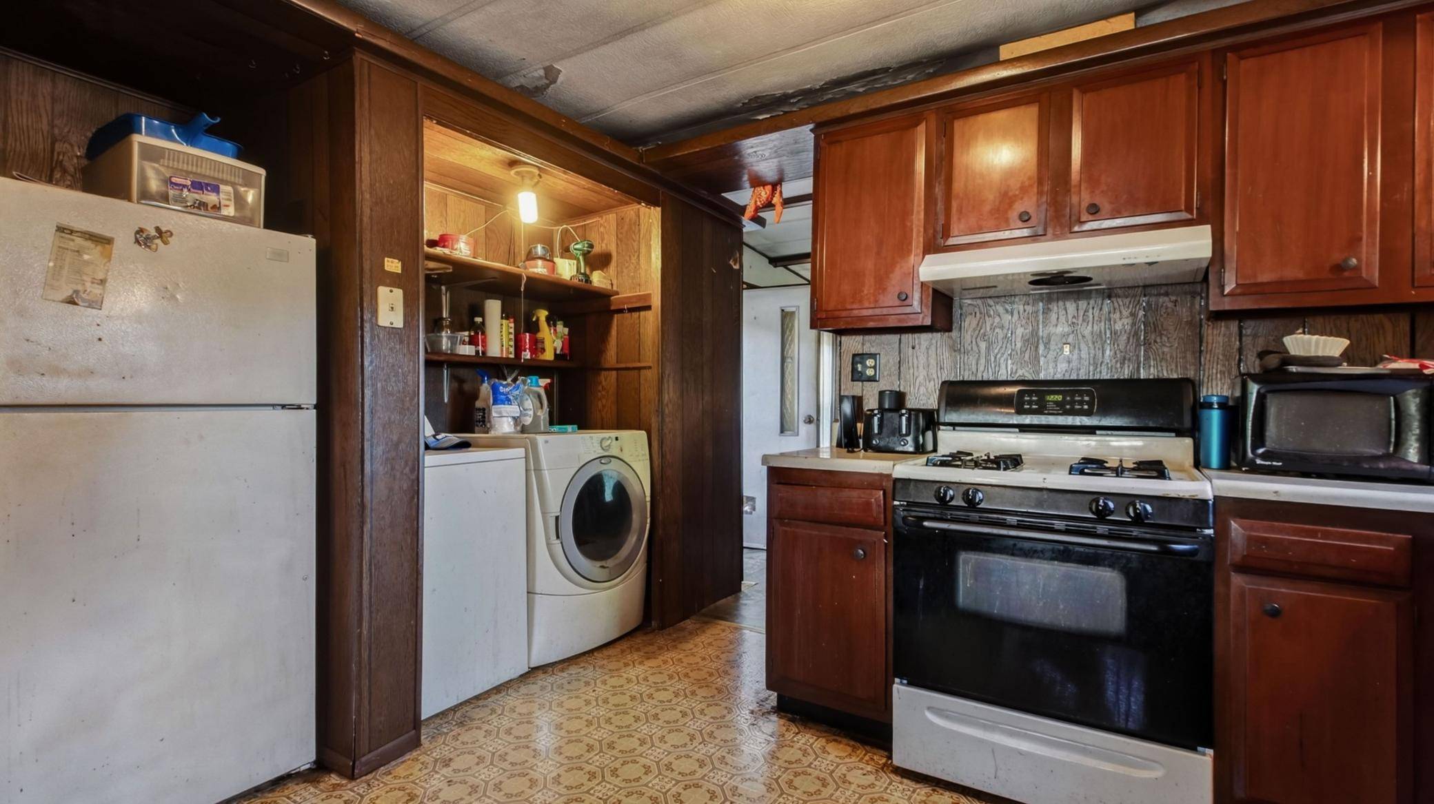 429 S Scott ST, Elmwood, WI 54740