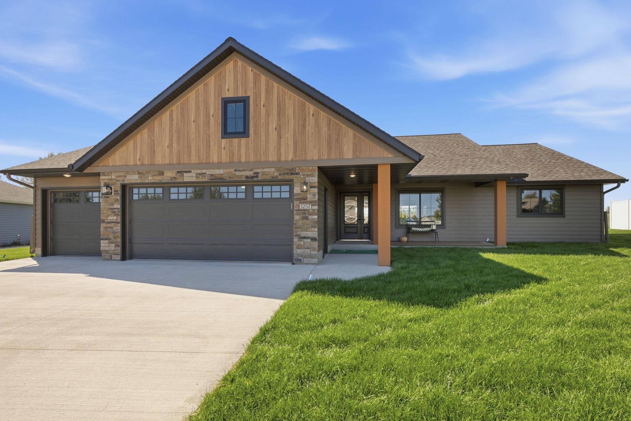 3257 Old Stone WAY NE, Sauk Rapids, MN 56379