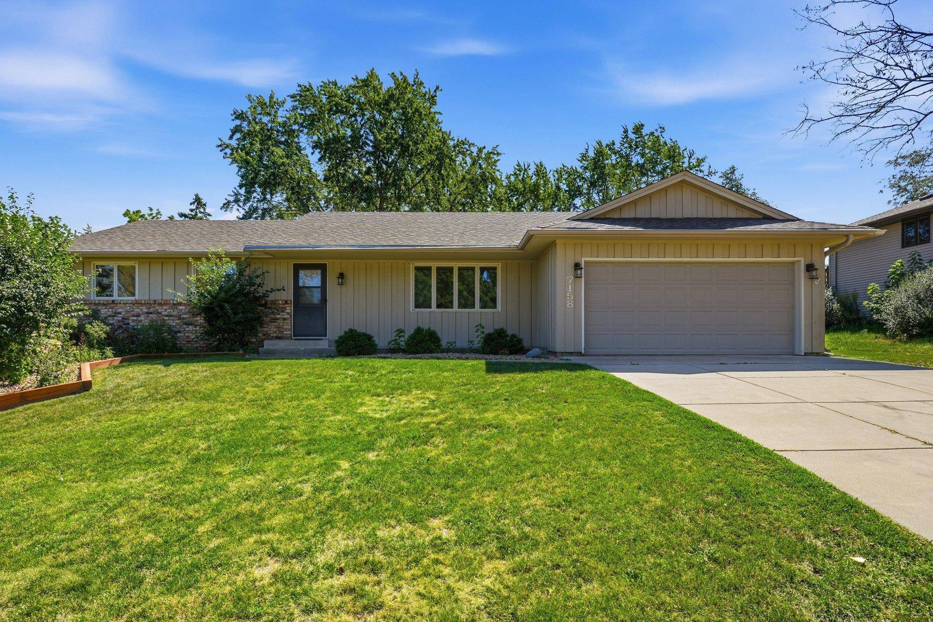 7158 Upper 139th ST W, Apple Valley, MN 55124