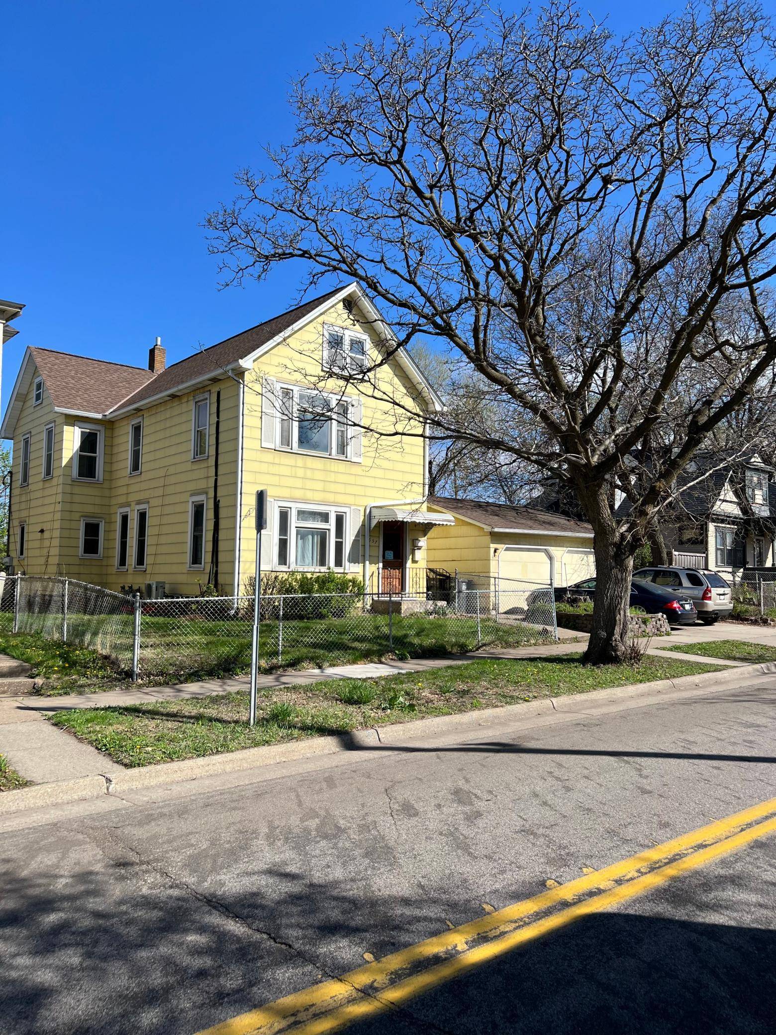 657 Plum ST, Saint Paul, MN 55106