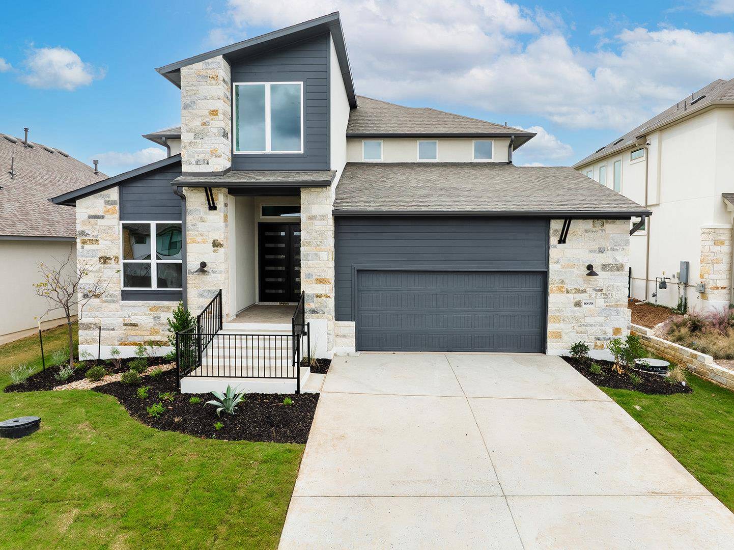6808 Liberty Grotto CT, Lago Vista, TX 78645