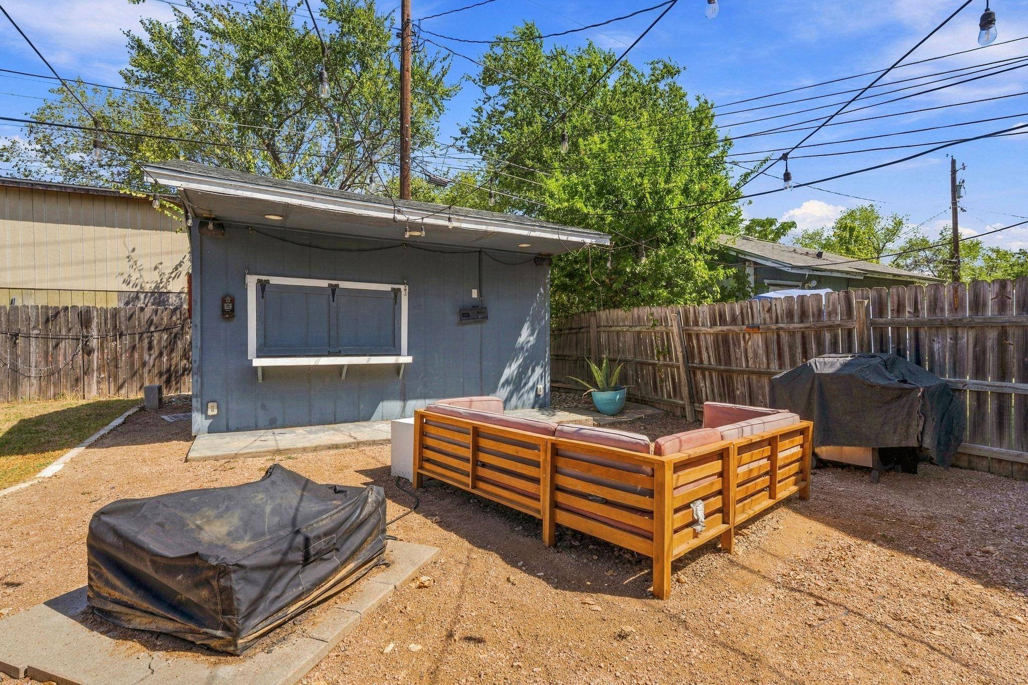 6612 Cruz ST, Austin, TX 78741