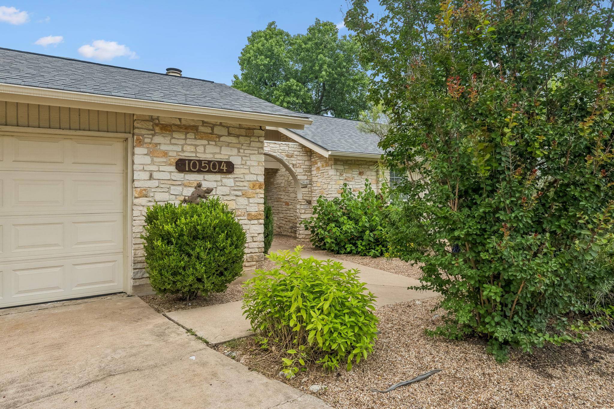 10504 Wagon Gap DR, Austin, TX 78750