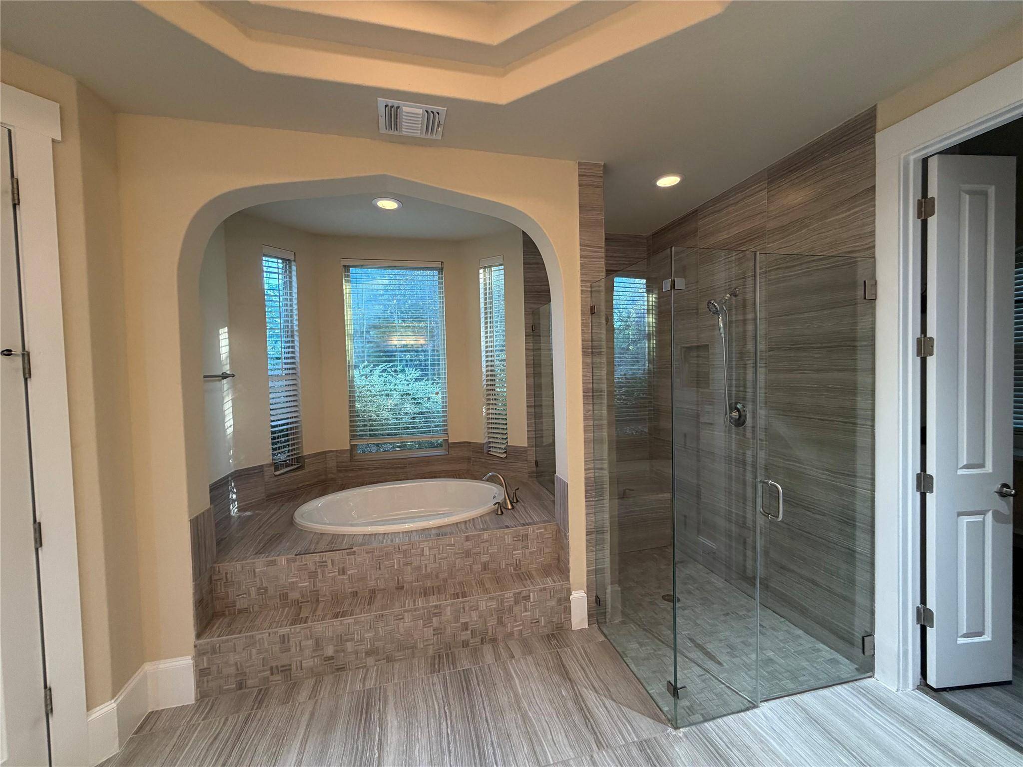 5449 Diamante DR, Spicewood, TX 78669