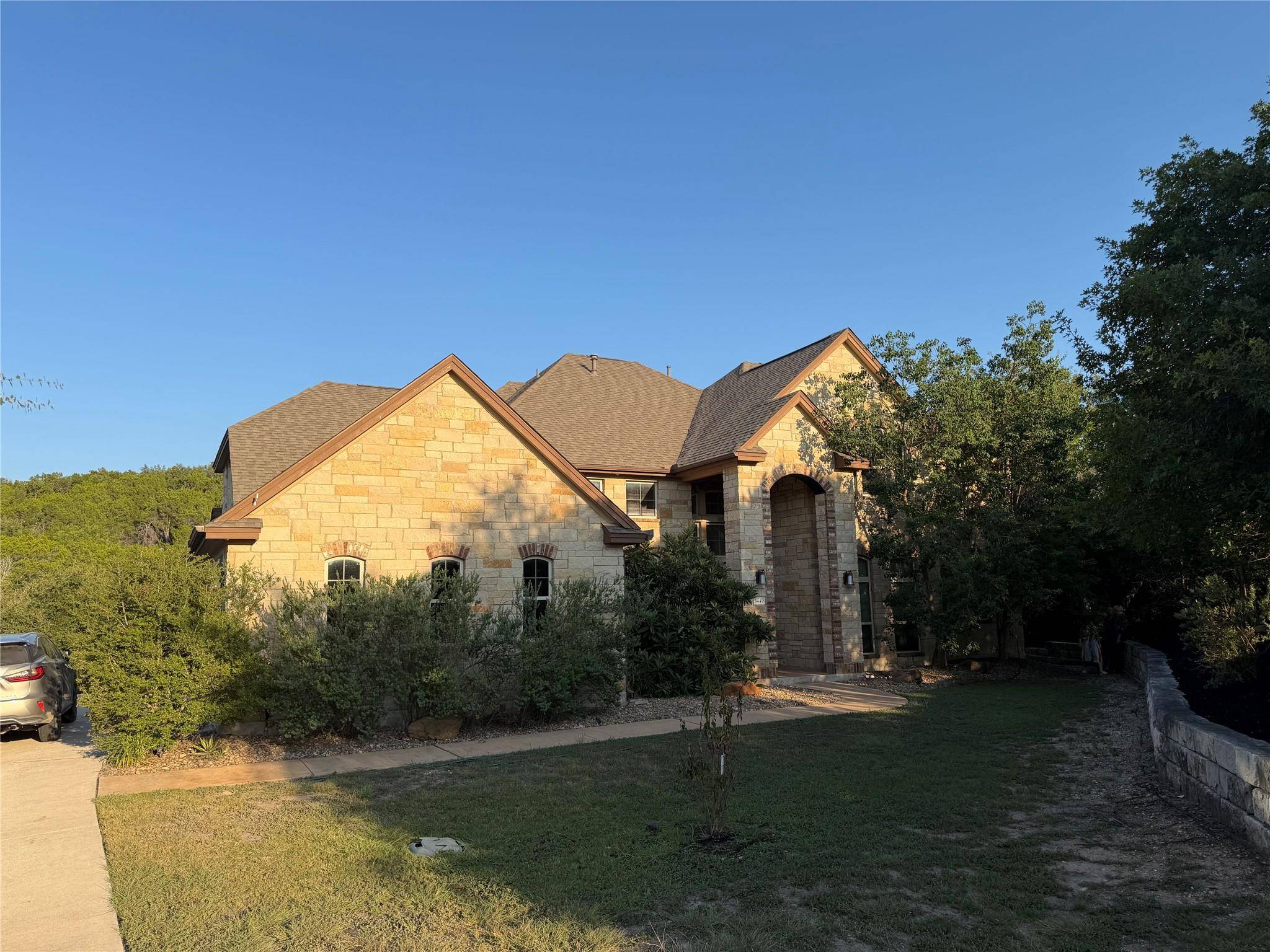 5449 Diamante DR, Spicewood, TX 78669