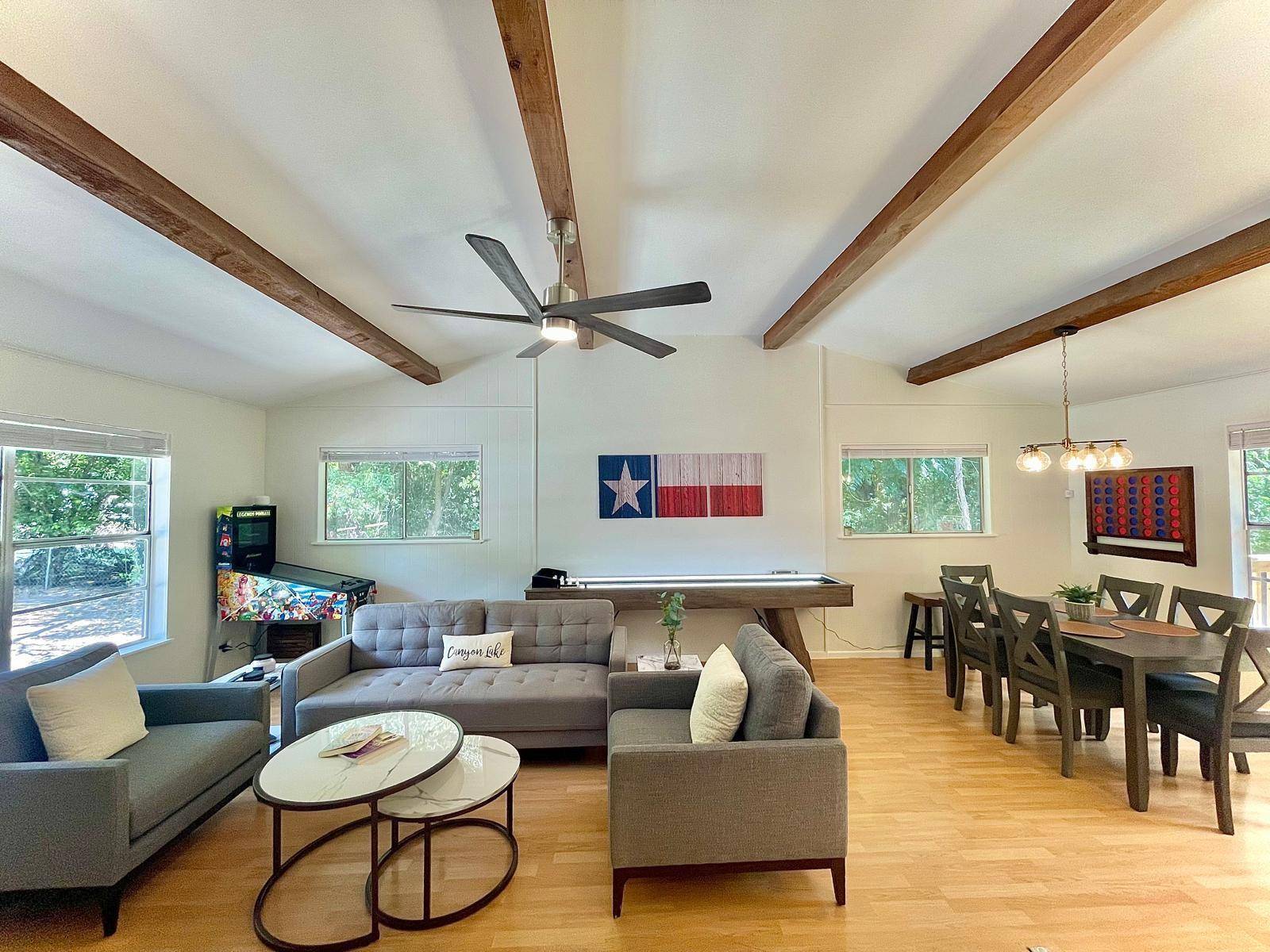 1582 Valley DR, Canyon Lake, TX 78133