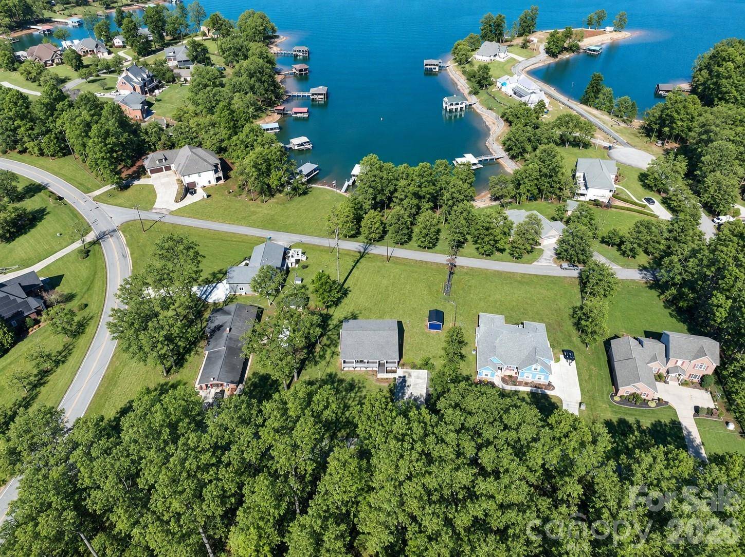 9464 Riviera DR, Sherrills Ford, NC 28673