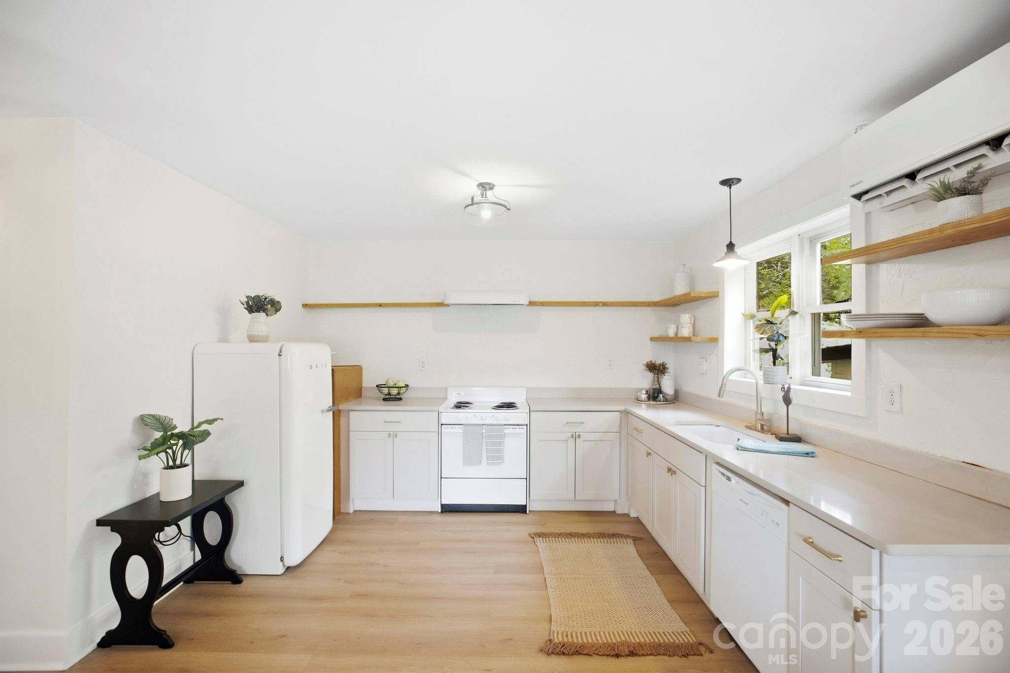 423 Reems Creek RD, Weaverville, NC 28787