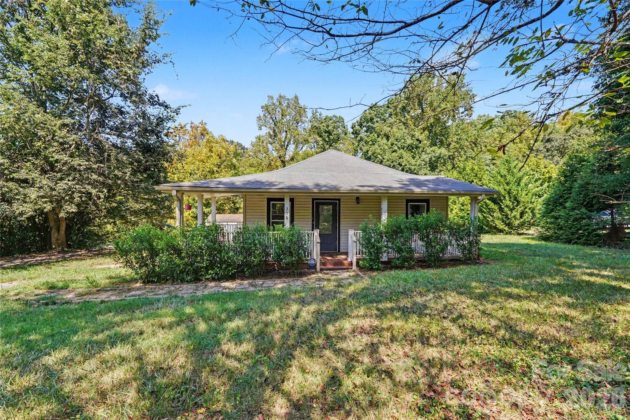 308 Oakland AVE, Belmont, NC 28012