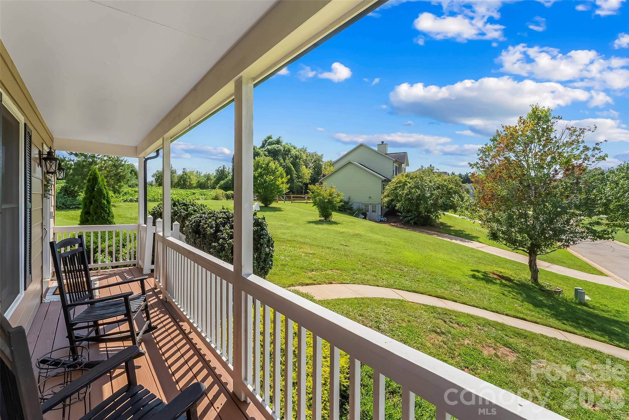1688 Buffett CIR, Hickory, NC 28602