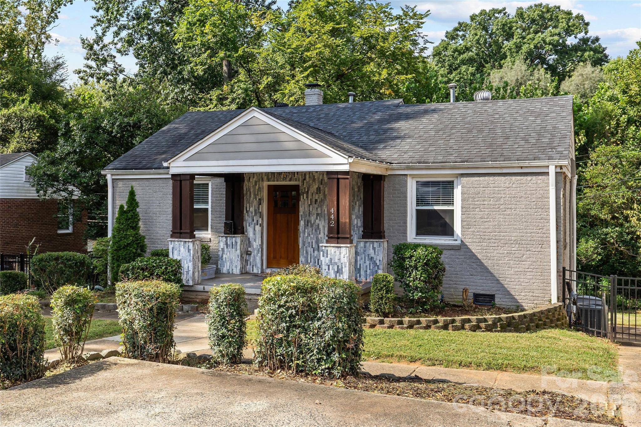 442 Lorna ST, Charlotte, NC 28205