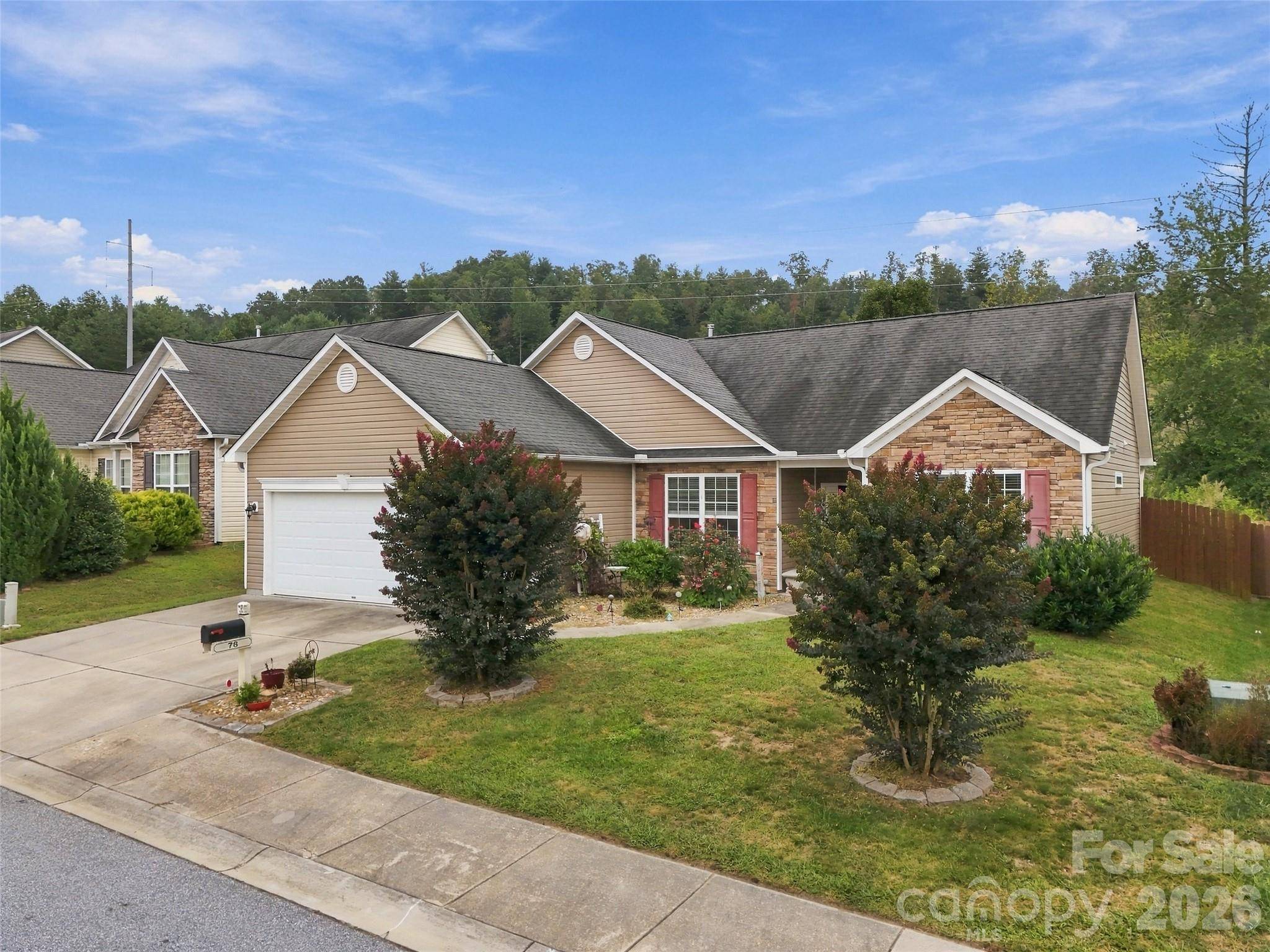 78 Brookstone CT, Hendersonville, NC 28792