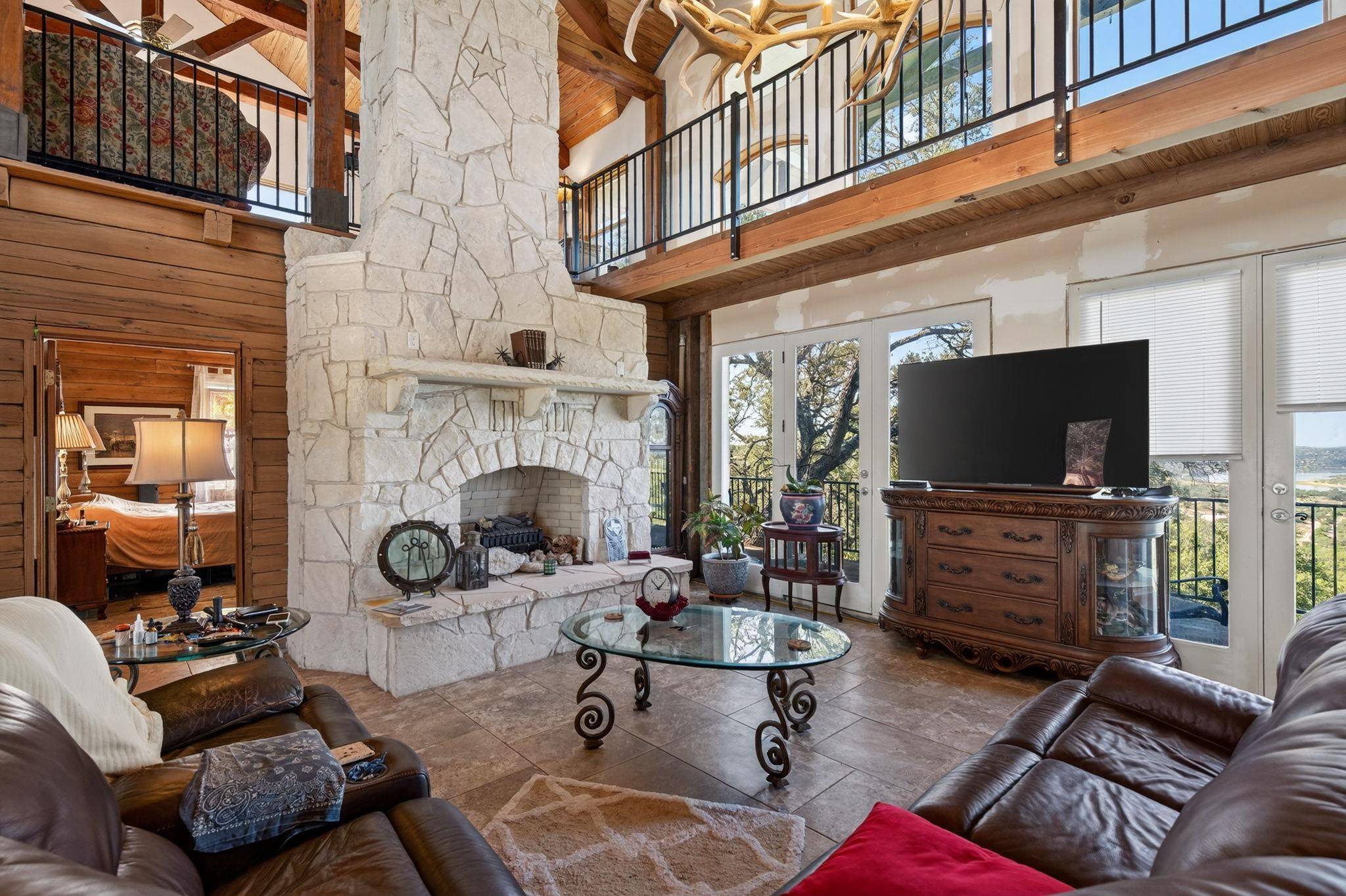 6401 Muleshoe Bend Trail LN, Marble Falls, TX 78654