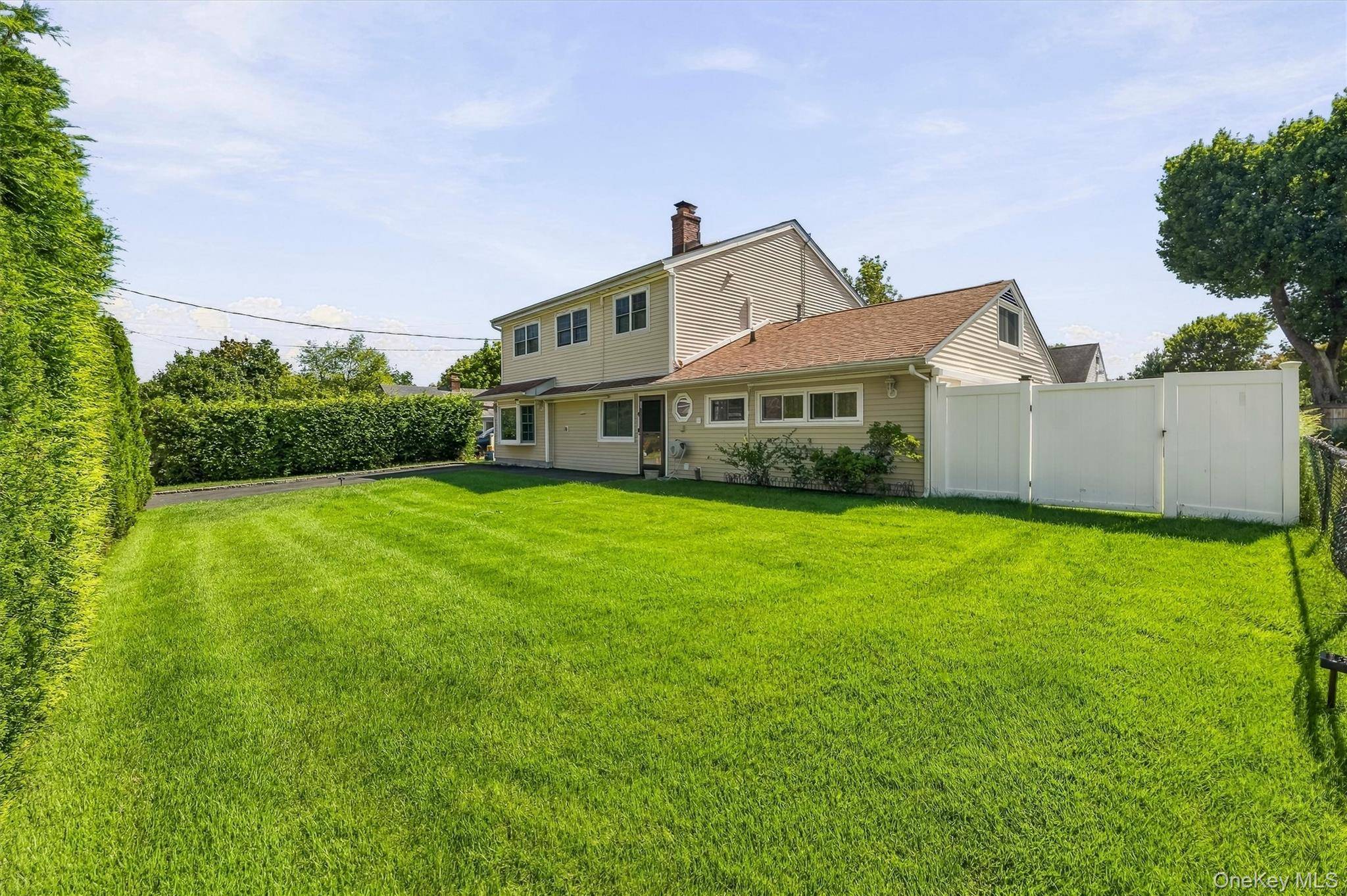 4 Manitou TRL, White Plains, NY 10603