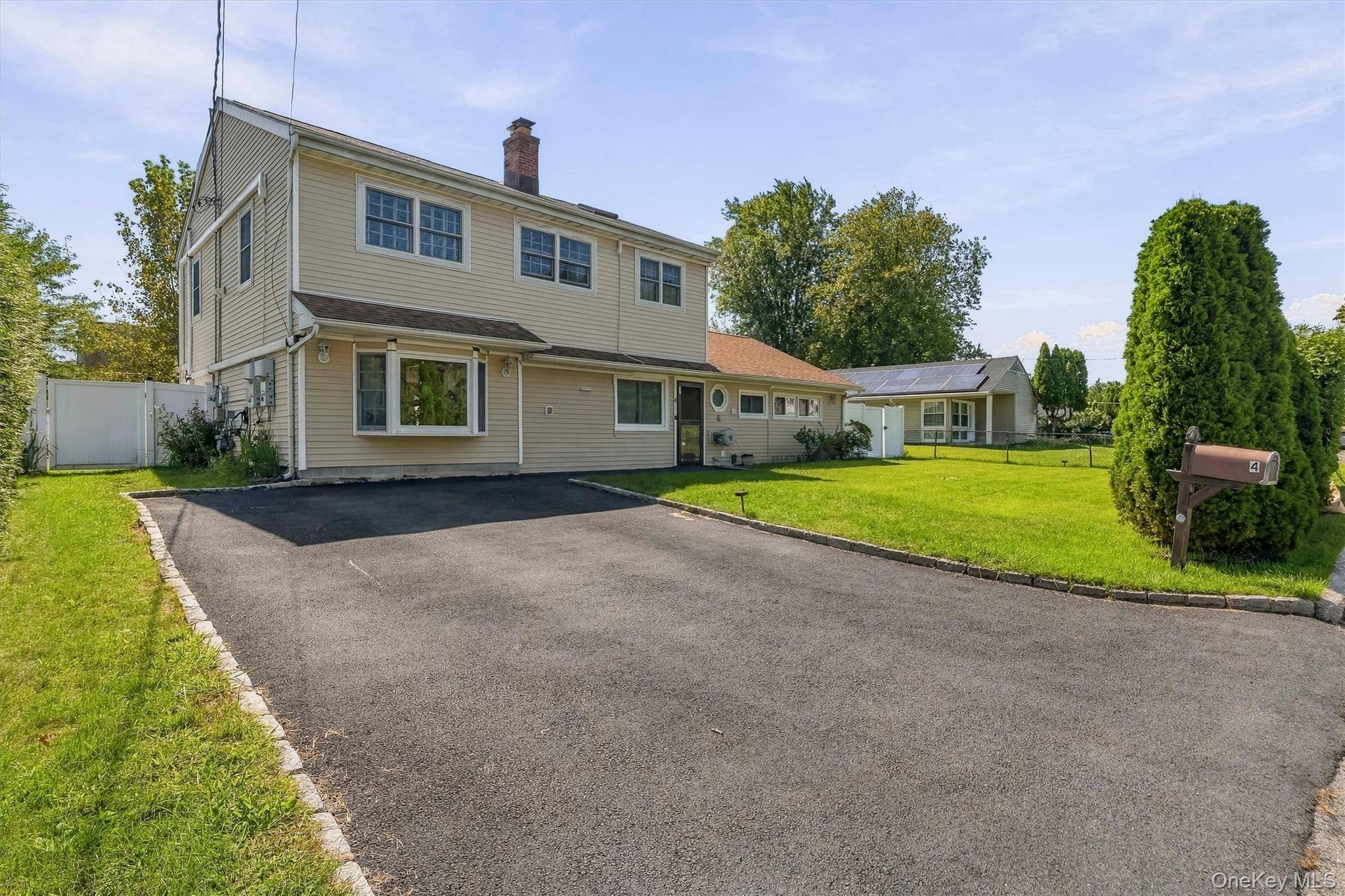 4 Manitou TRL, White Plains, NY 10603