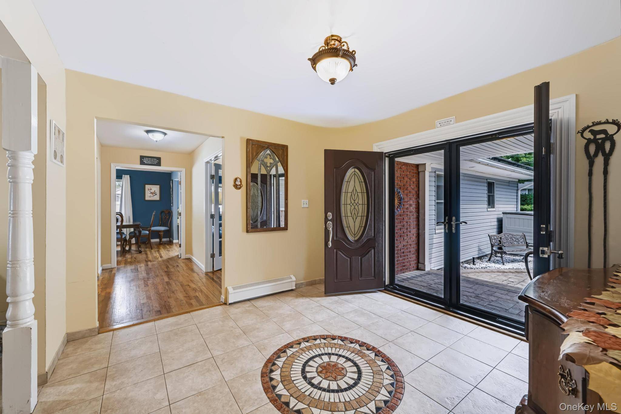 281 Town Line RD, East Northport, NY 11731