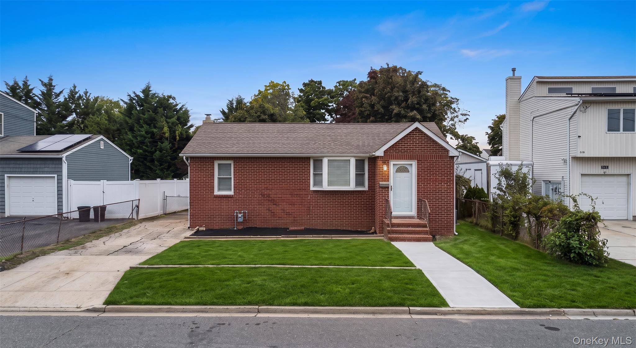 410 10th ST, West Babylon, NY 11704
