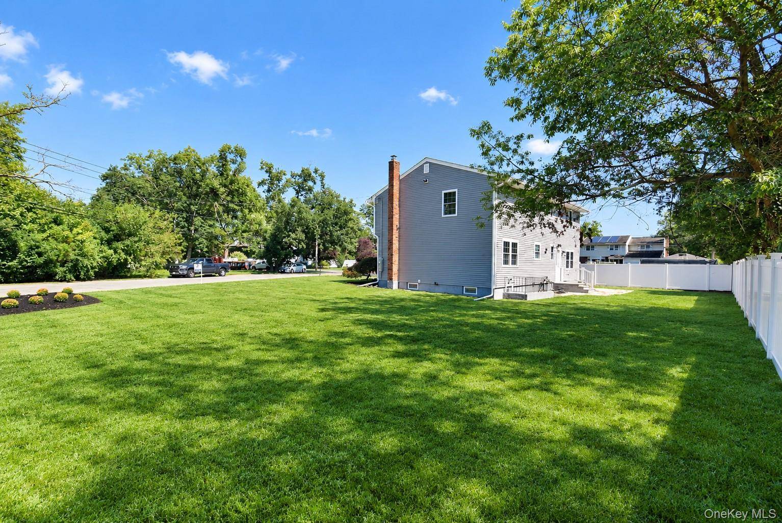 26 Tell AVE, Deer Park, NY 11729