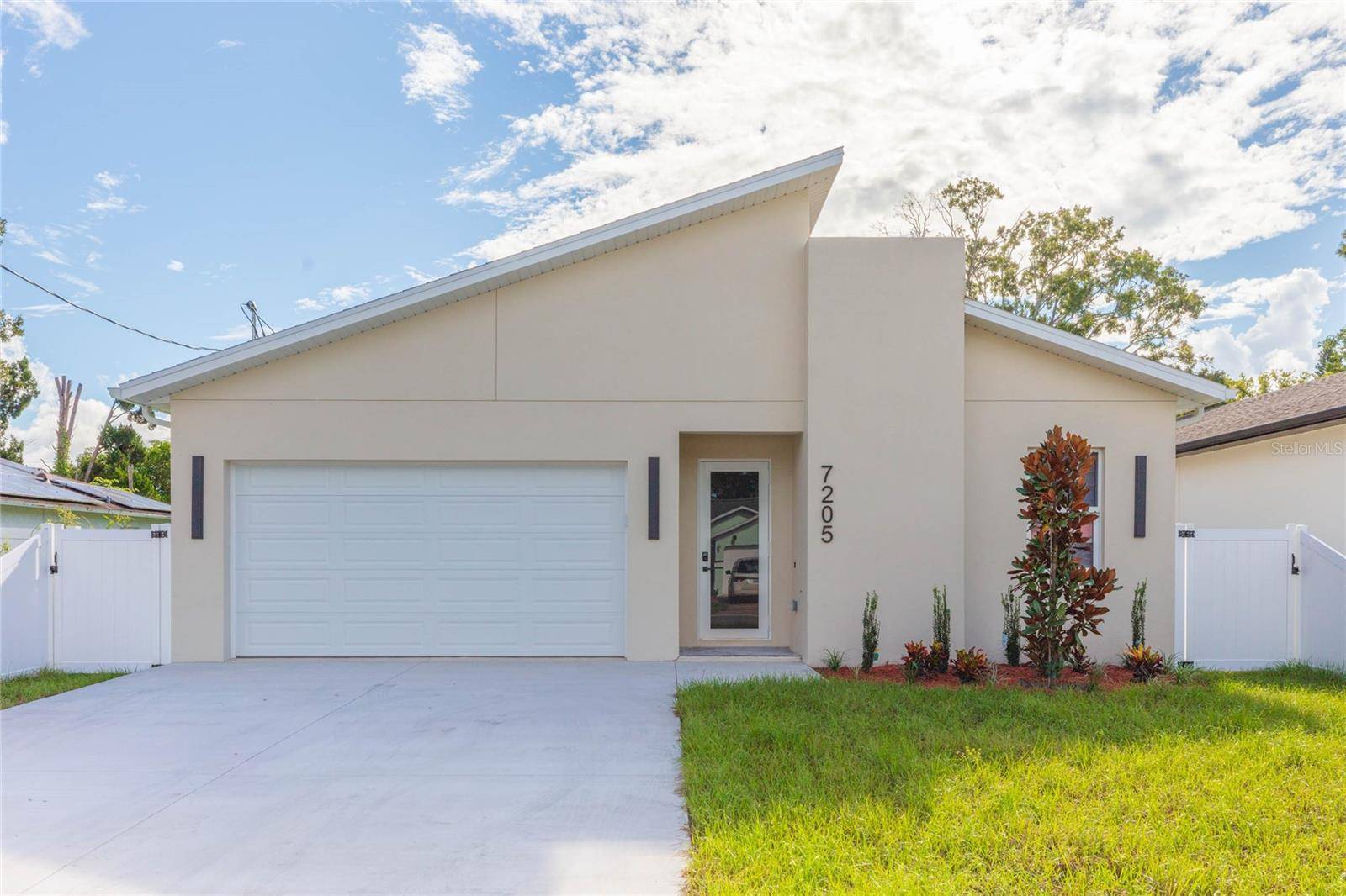 7205 N LOIS AVE, Tampa, FL 33614