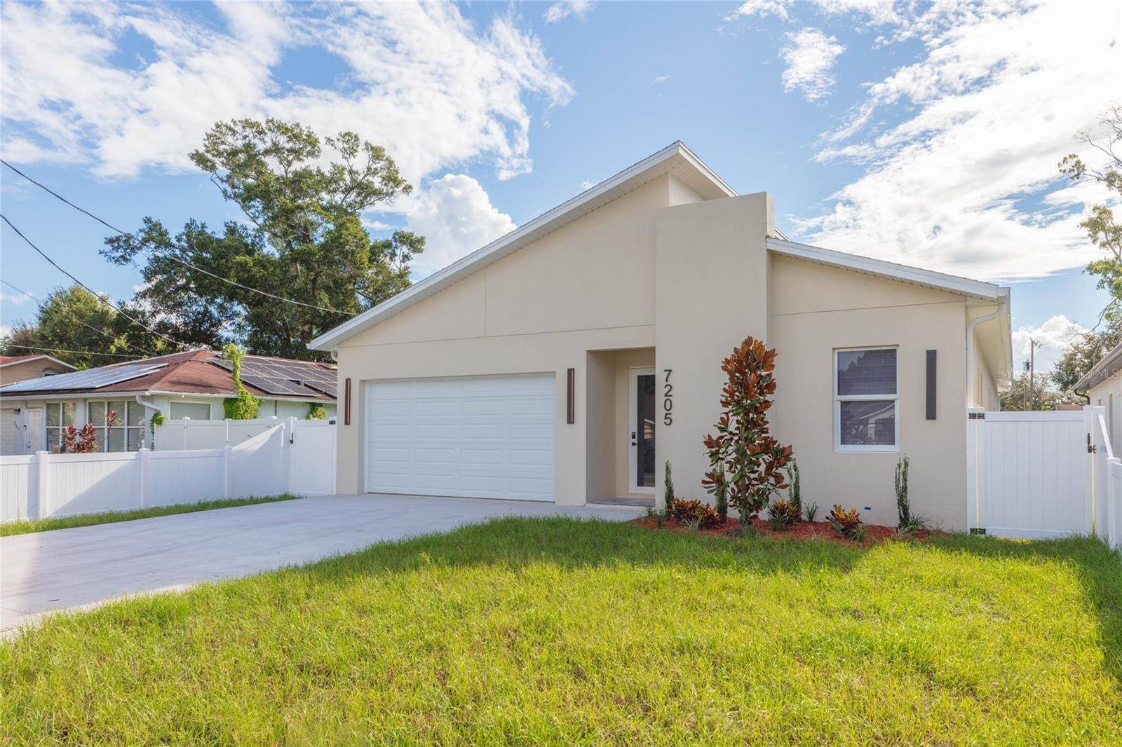 7205 N LOIS AVE, Tampa, FL 33614