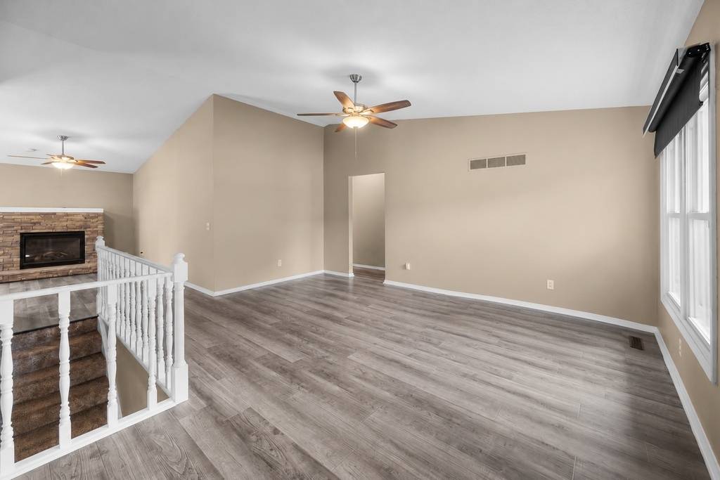 1503 W 46TH PL, Davenport, IA 52806
