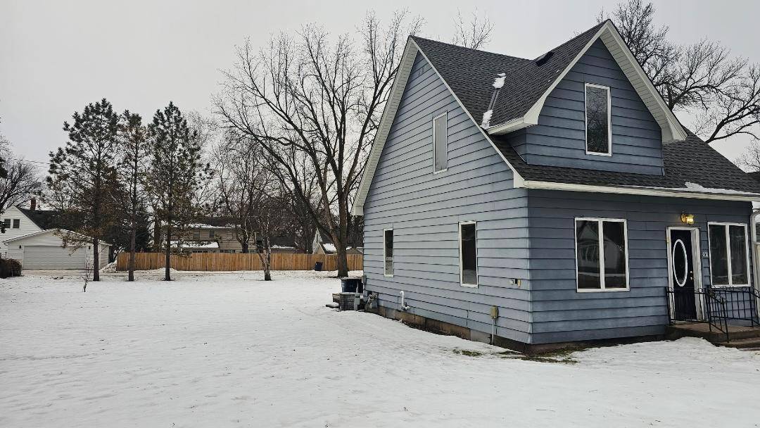 204 E 1st ST, Morris, MN 56267