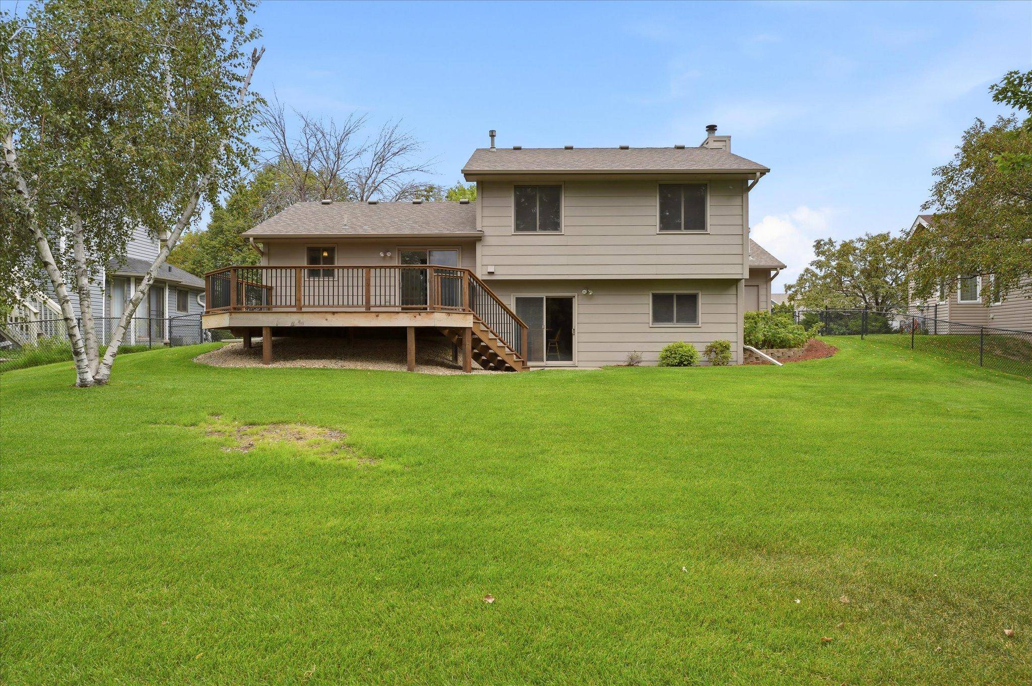 9225 Queens GDNS, Brooklyn Park, MN 55443