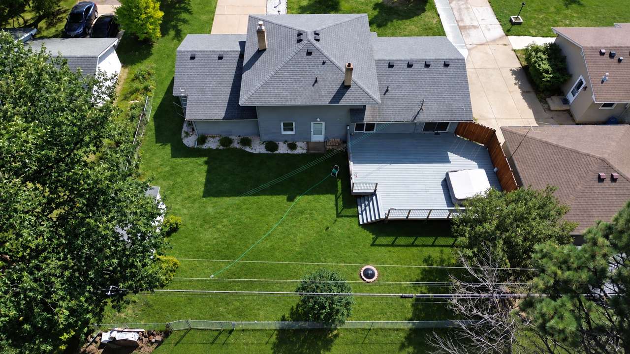 1825 Woodcrest DR, Saint Paul, MN 55119