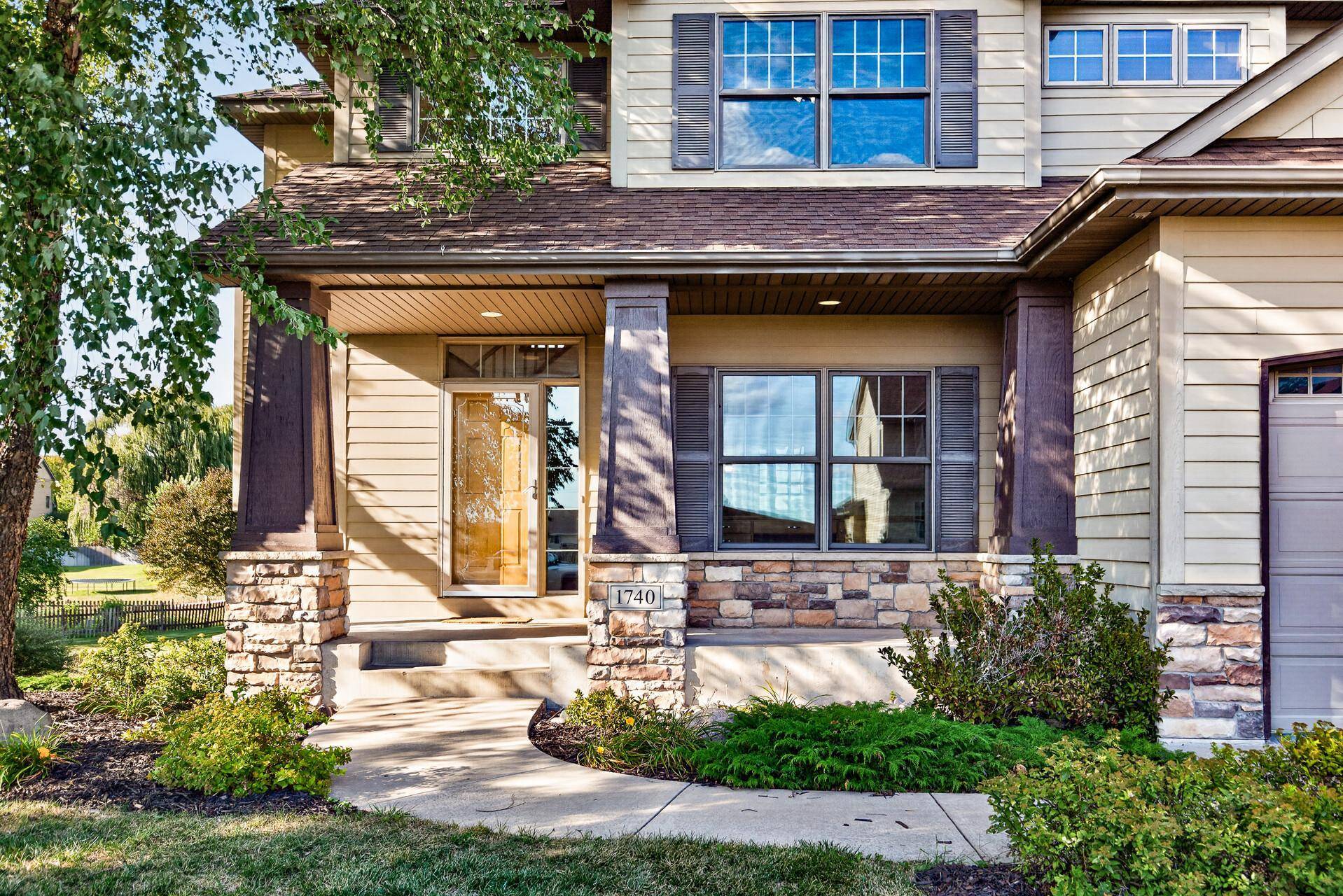 1740 Sandbar CIR, Waconia, MN 55387