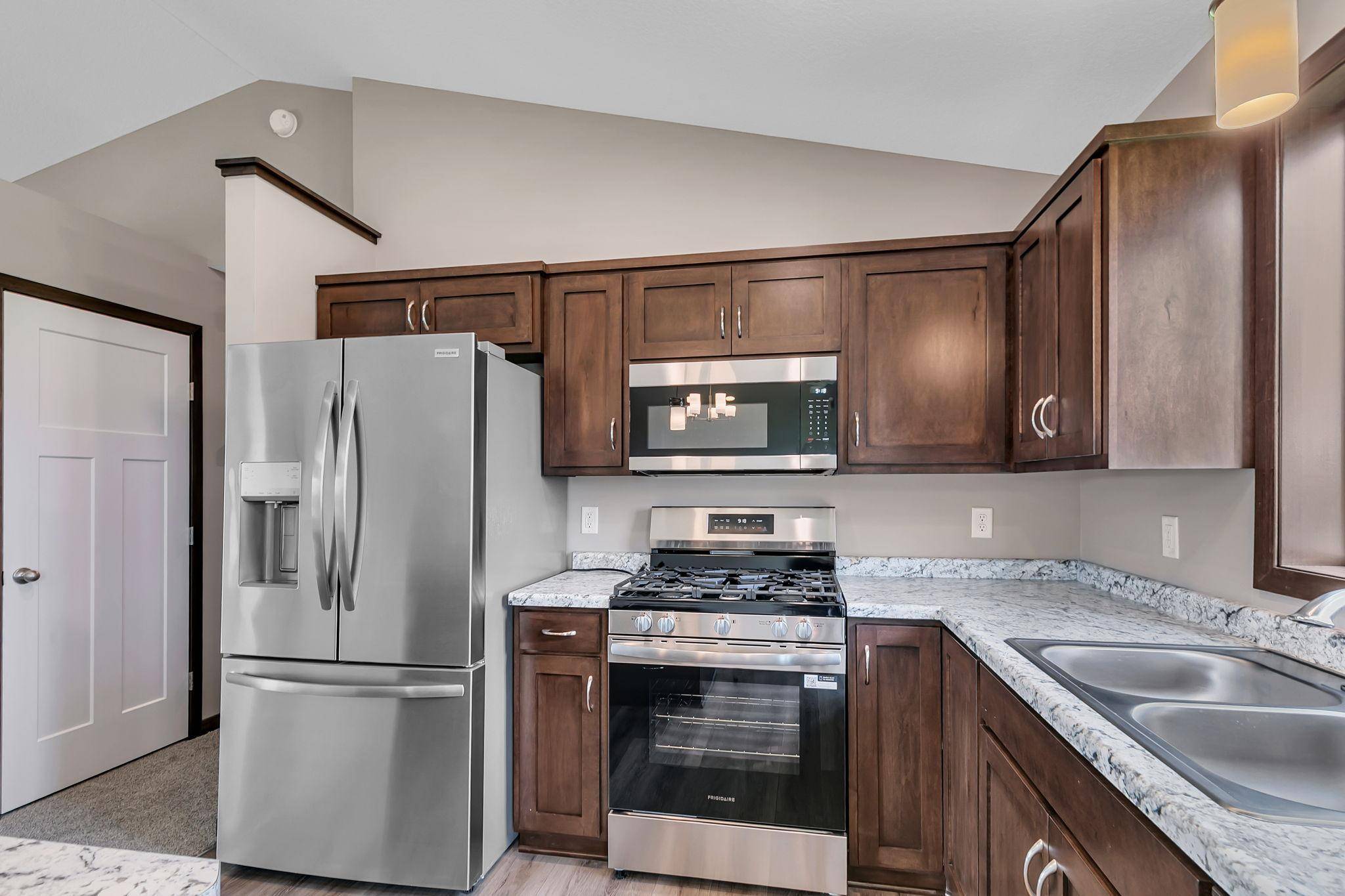 110 Woolgrass WAY, Avon, MN 56310
