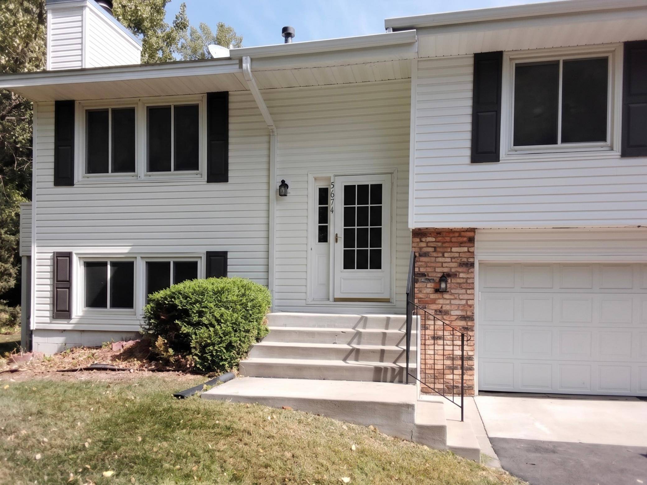 3874 Dolomite DR, Eagan, MN 55122