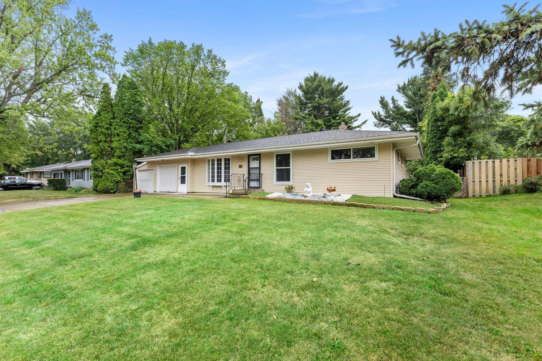 3907 Lakewood AVE, White Bear Lake, MN 55110