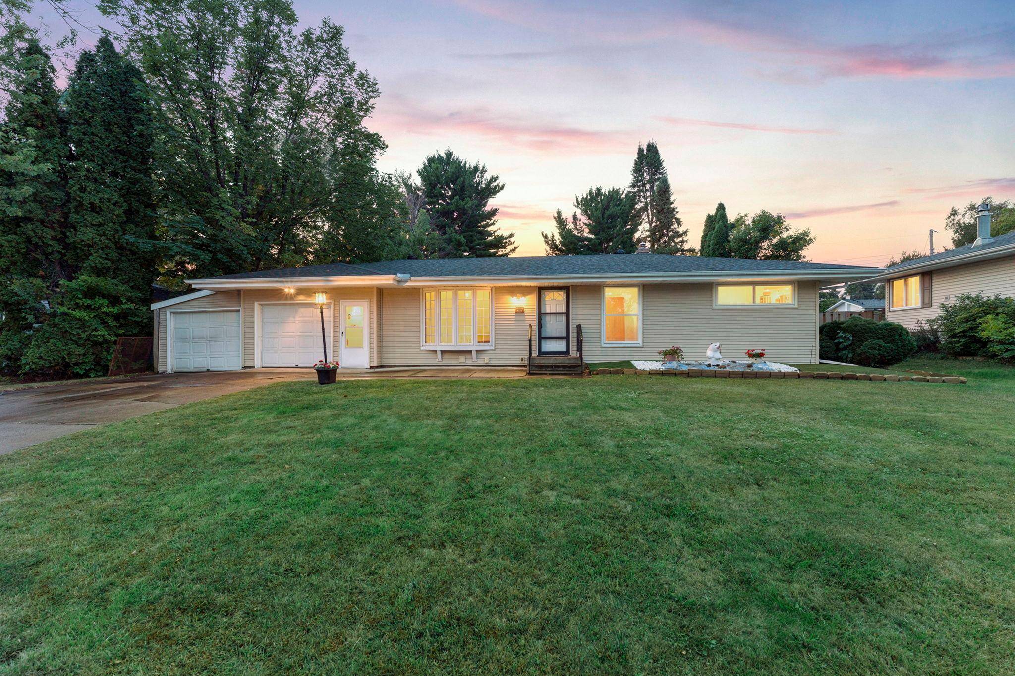3907 Lakewood AVE, White Bear Lake, MN 55110