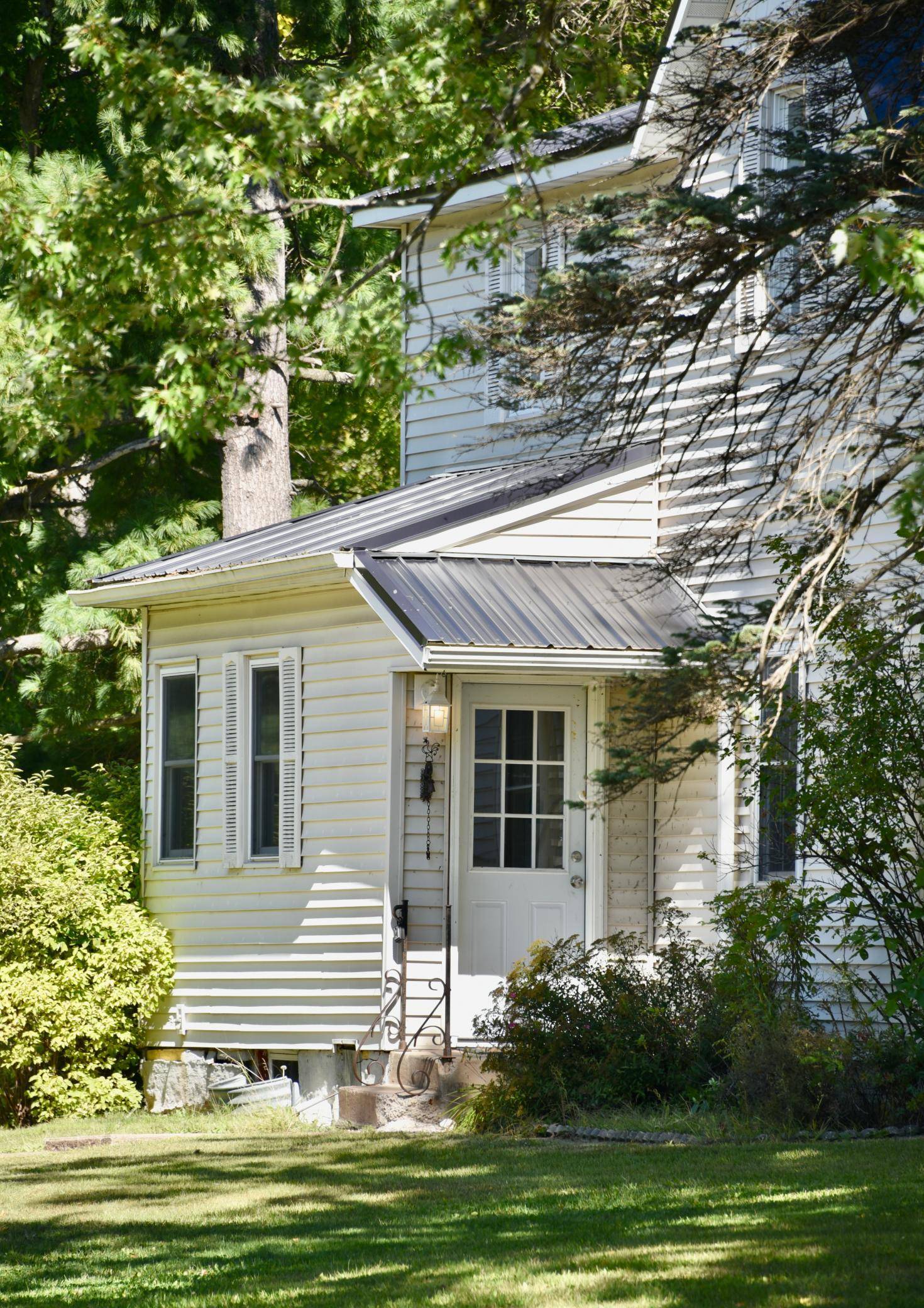 2425 421st AVE NE, Braham, MN 55006