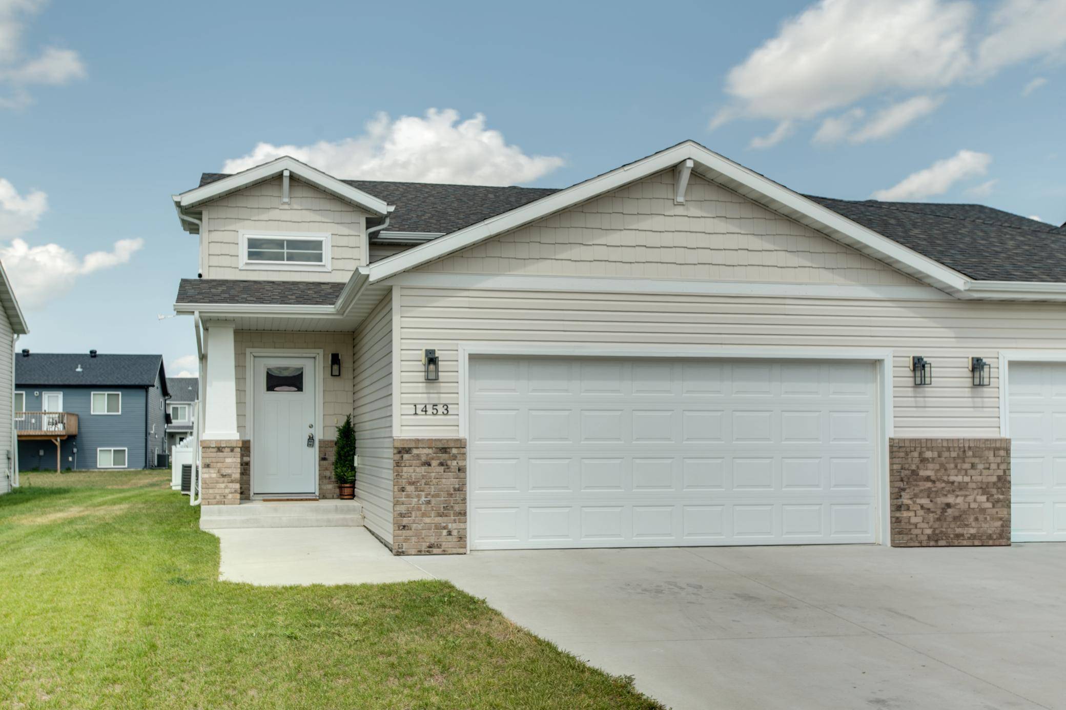 1453 69th AVE S, Fargo, ND 58104