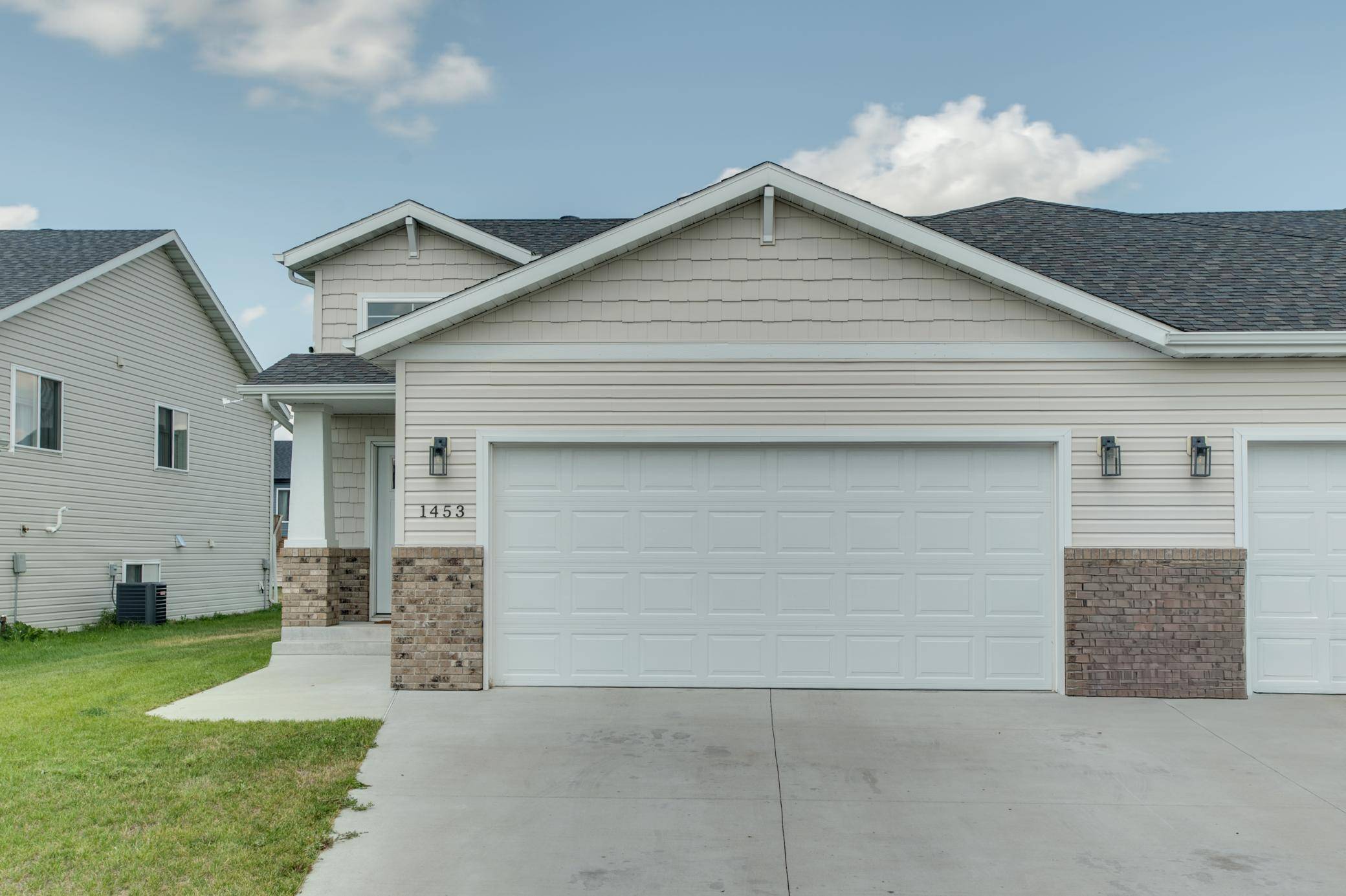 1453 69th AVE S, Fargo, ND 58104