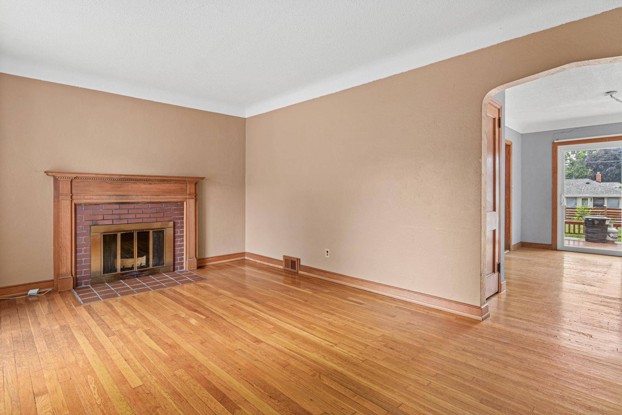 1639 Chamber ST, Saint Paul, MN 55106