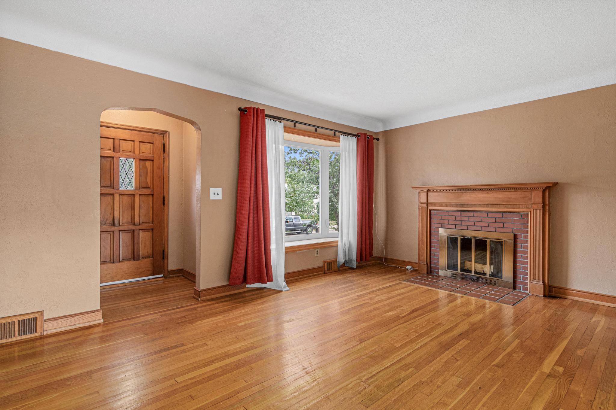 1639 Chamber ST, Saint Paul, MN 55106